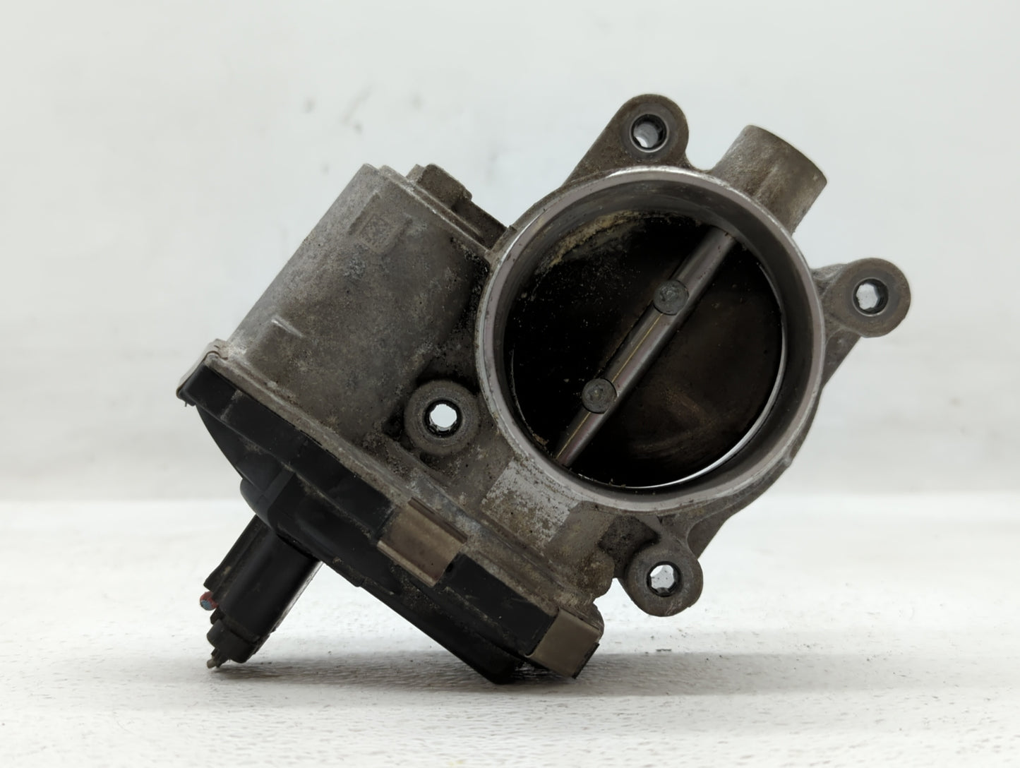 2016-2017 Chevrolet Equinox Throttle Body P/N:12669146AA 12632101CA, 12670834AA Fits Fits 2016 2017 OEM Used Auto Parts - Oe