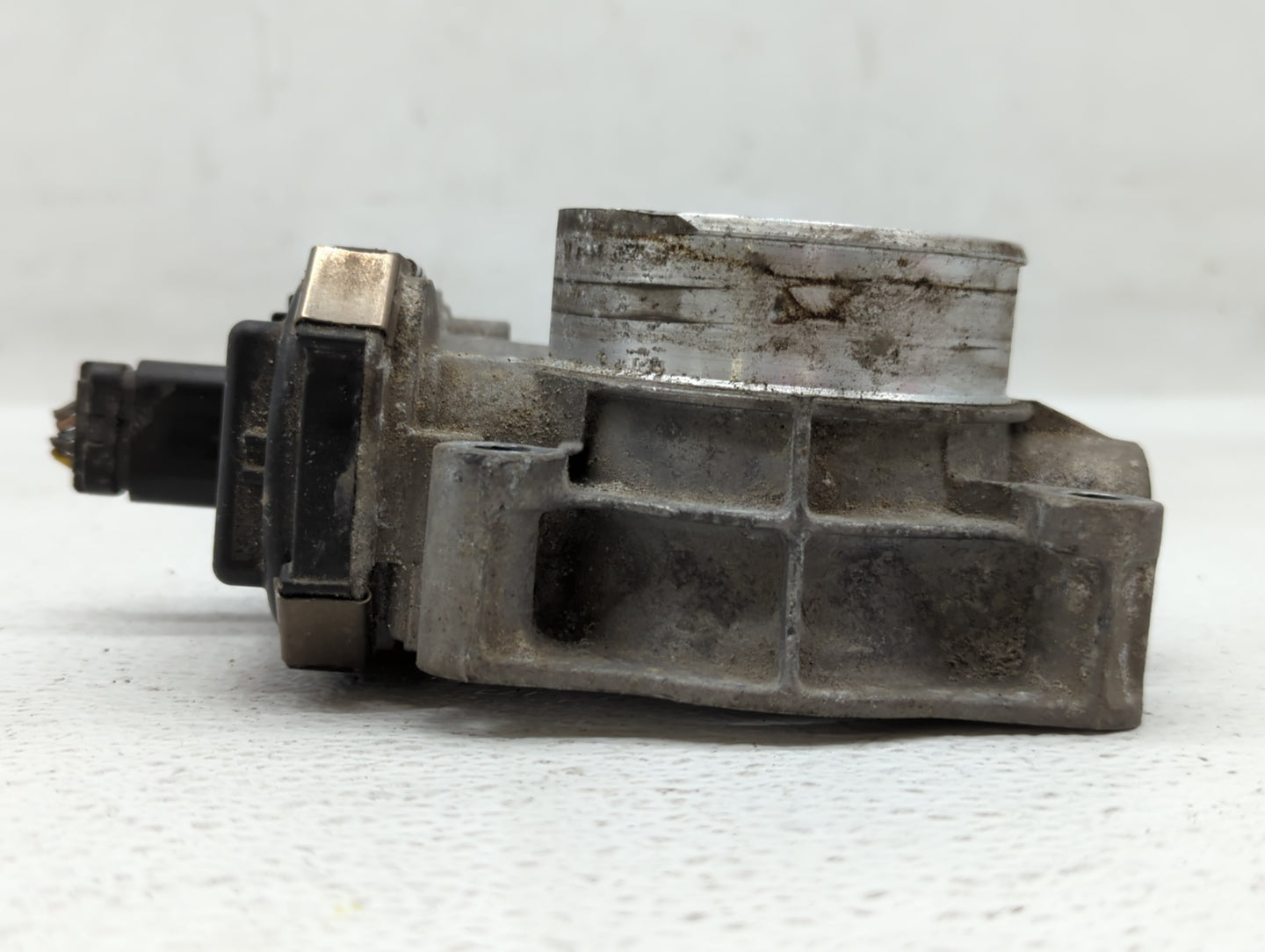 2016-2017 Chevrolet Equinox Throttle Body P/N:12669146AA 12632101CA, 12670834AA Fits Fits 2016 2017 OEM Used Auto Parts - Oe