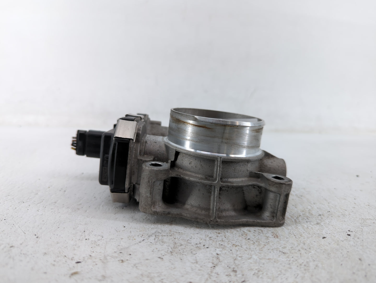 2016-2017 Chevrolet Equinox Throttle Body P/N:12669146AA 12632101CA, 12670834AA Fits Fits 2016 2017 OEM Used Auto Parts - Oe