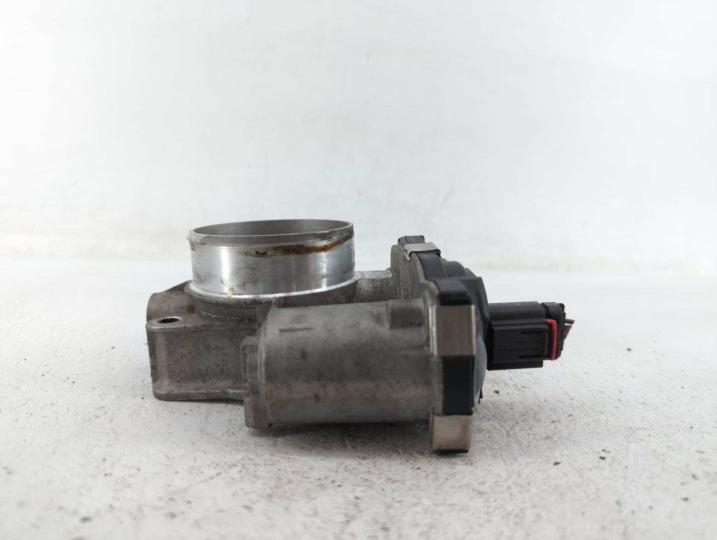 2016-2017 Chevrolet Equinox Throttle Body P/N:12669146AA 12632101CA, 12670834AA Fits Fits 2016 2017 OEM Used Auto Parts - Oe