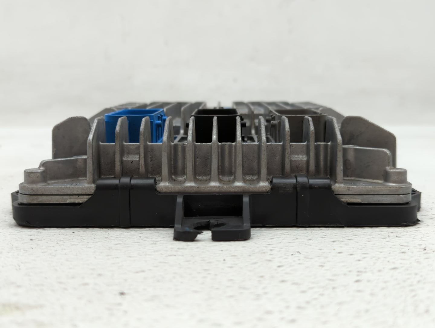 2017 Chevrolet Equinox PCM Engine Control Computer ECU ECM PCU OEM P/N:12667002 12666070, 12666068 Fits Fits 2018 2019 2020 