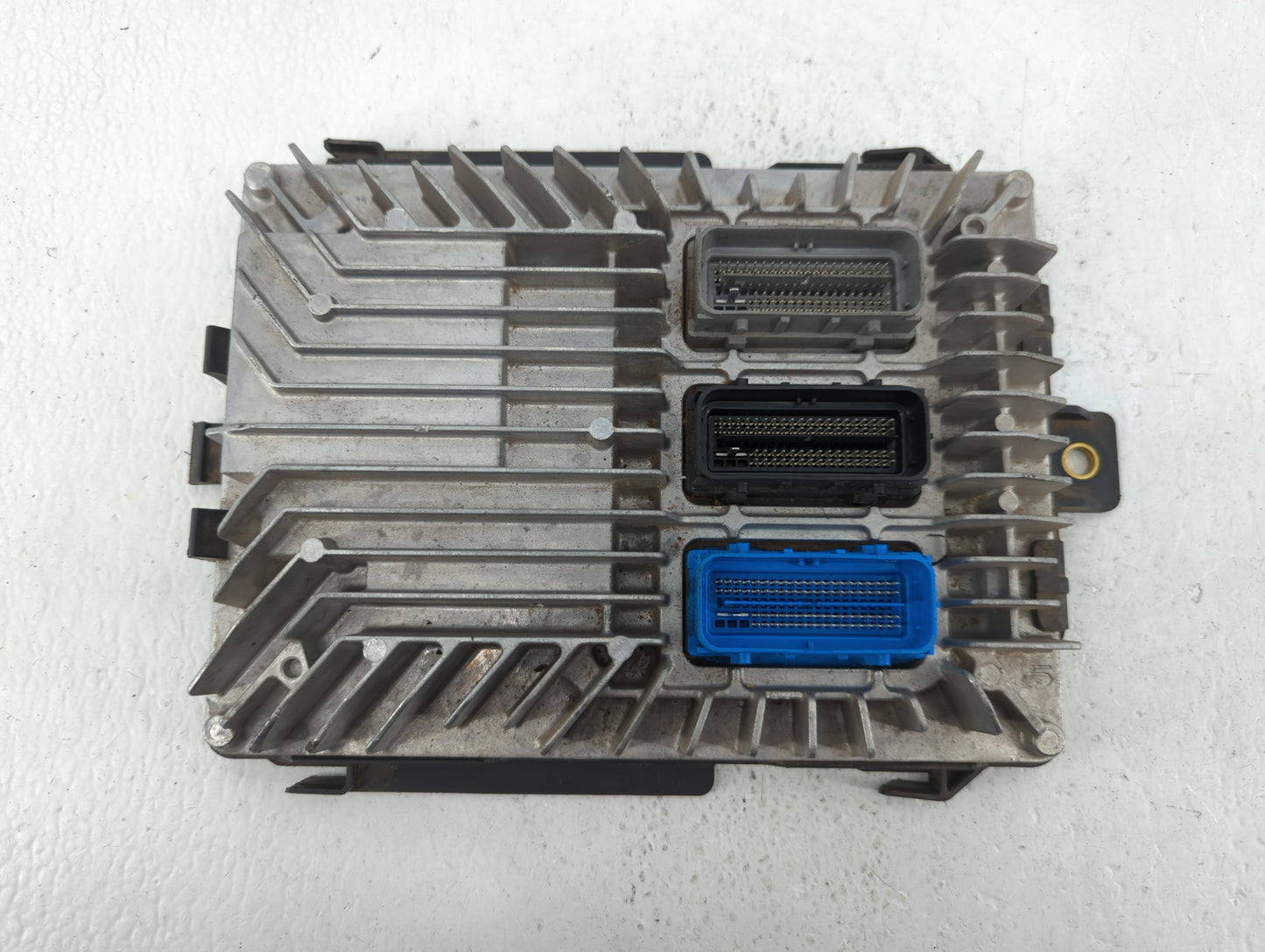 2017 Chevrolet Equinox PCM Engine Control Computer ECU ECM PCU OEM P/N:12667002 12666070, 12666068 Fits Fits 2018 2019 2020 