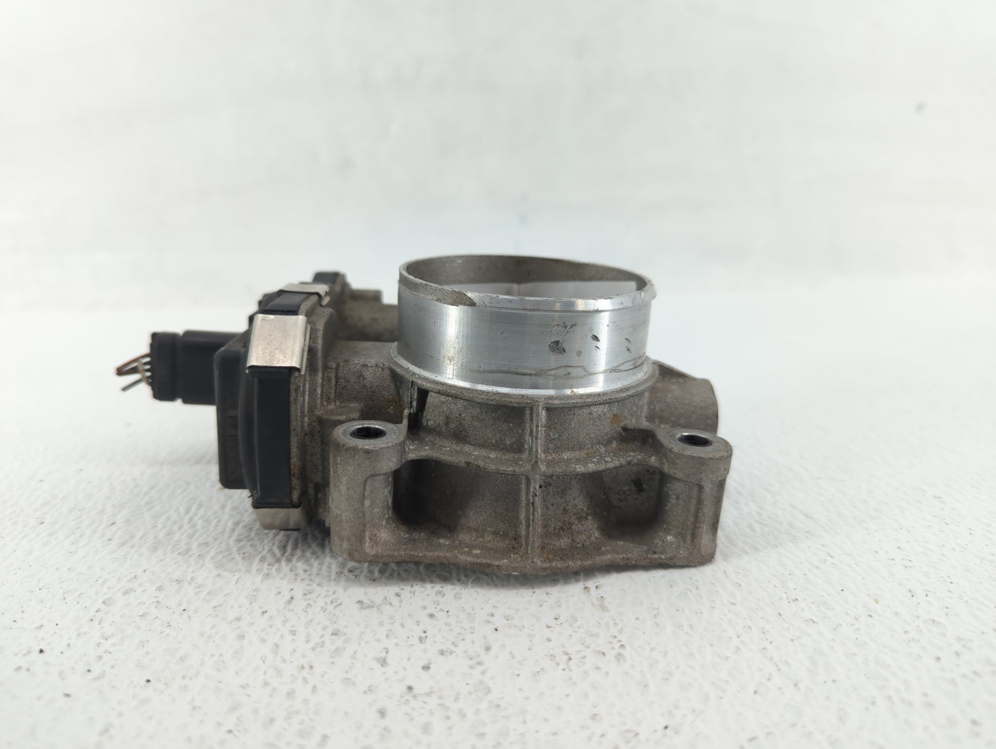 2016-2017 Chevrolet Equinox Throttle Body P/N:12670834AA Fits Fits 2016 2017 OEM Used Auto Parts - Oemusedautoparts1.com