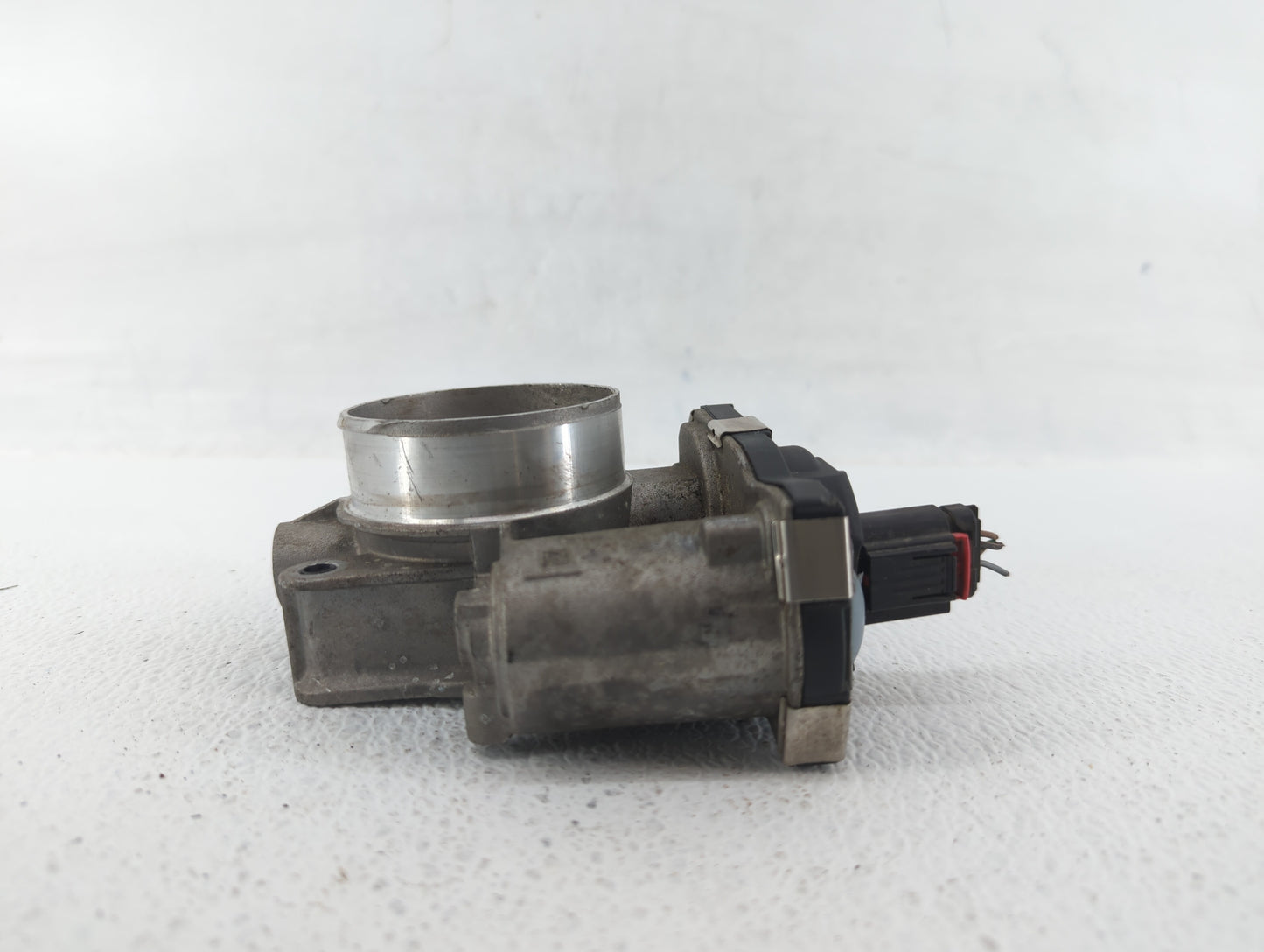 2016-2017 Chevrolet Equinox Throttle Body P/N:12670834AA Fits Fits 2016 2017 OEM Used Auto Parts - Oemusedautoparts1.com