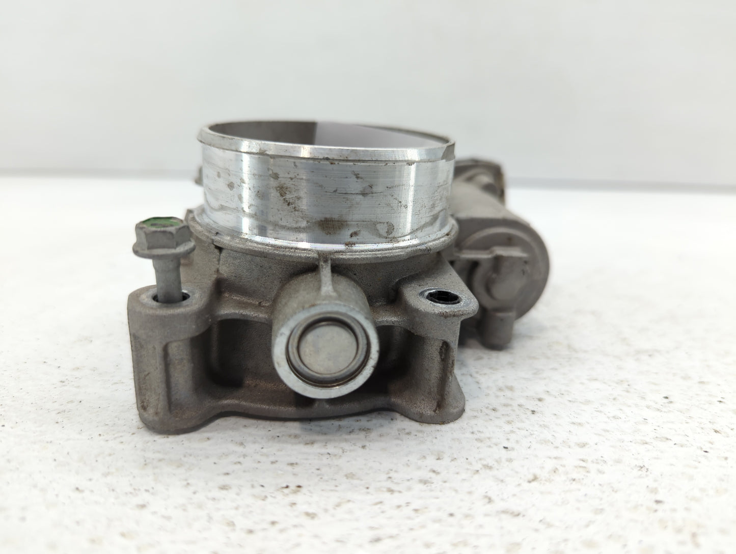 2016-2017 Chevrolet Equinox Throttle Body P/N:12670834AA Fits Fits 2016 2017 OEM Used Auto Parts - Oemusedautoparts1.com