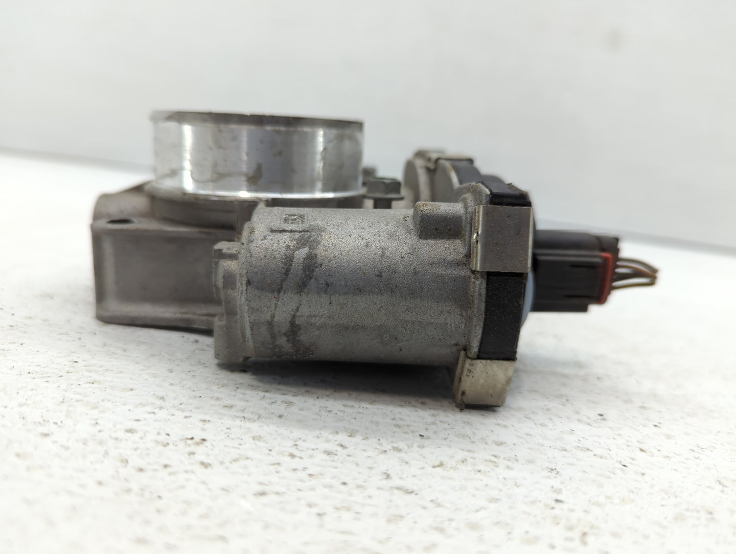 2016-2017 Chevrolet Equinox Throttle Body P/N:12670834AA Fits Fits 2016 2017 OEM Used Auto Parts - Oemusedautoparts1.com