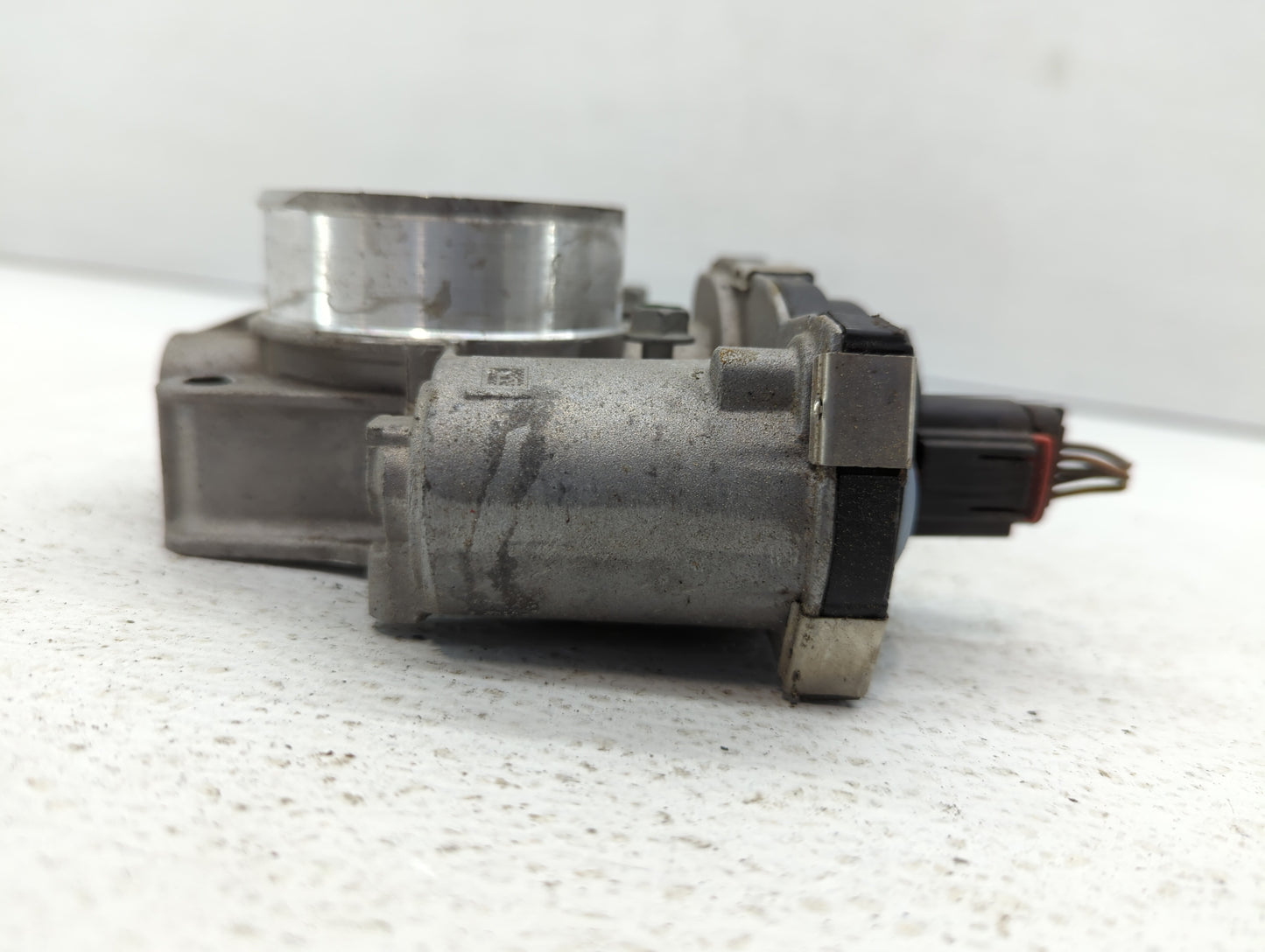 2016-2017 Chevrolet Equinox Throttle Body P/N:12670834AA Fits Fits 2016 2017 OEM Used Auto Parts - Oemusedautoparts1.com