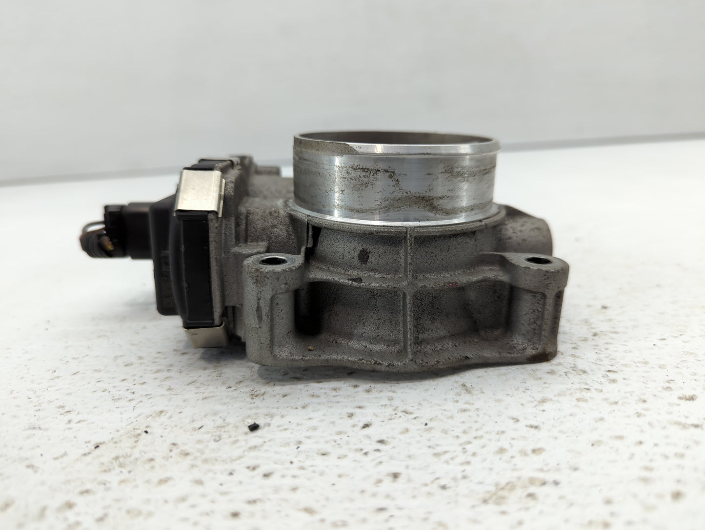 2016-2017 Chevrolet Equinox Throttle Body P/N:12670834AA Fits Fits 2016 2017 OEM Used Auto Parts - Oemusedautoparts1.com
