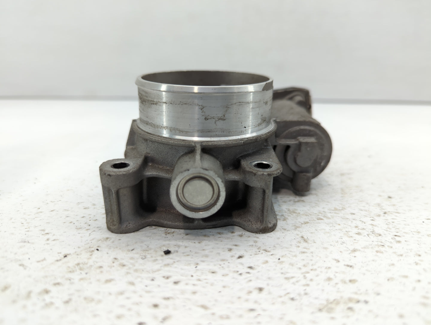 2016-2017 Chevrolet Equinox Throttle Body P/N:12670834AA Fits Fits 2016 2017 OEM Used Auto Parts - Oemusedautoparts1.com