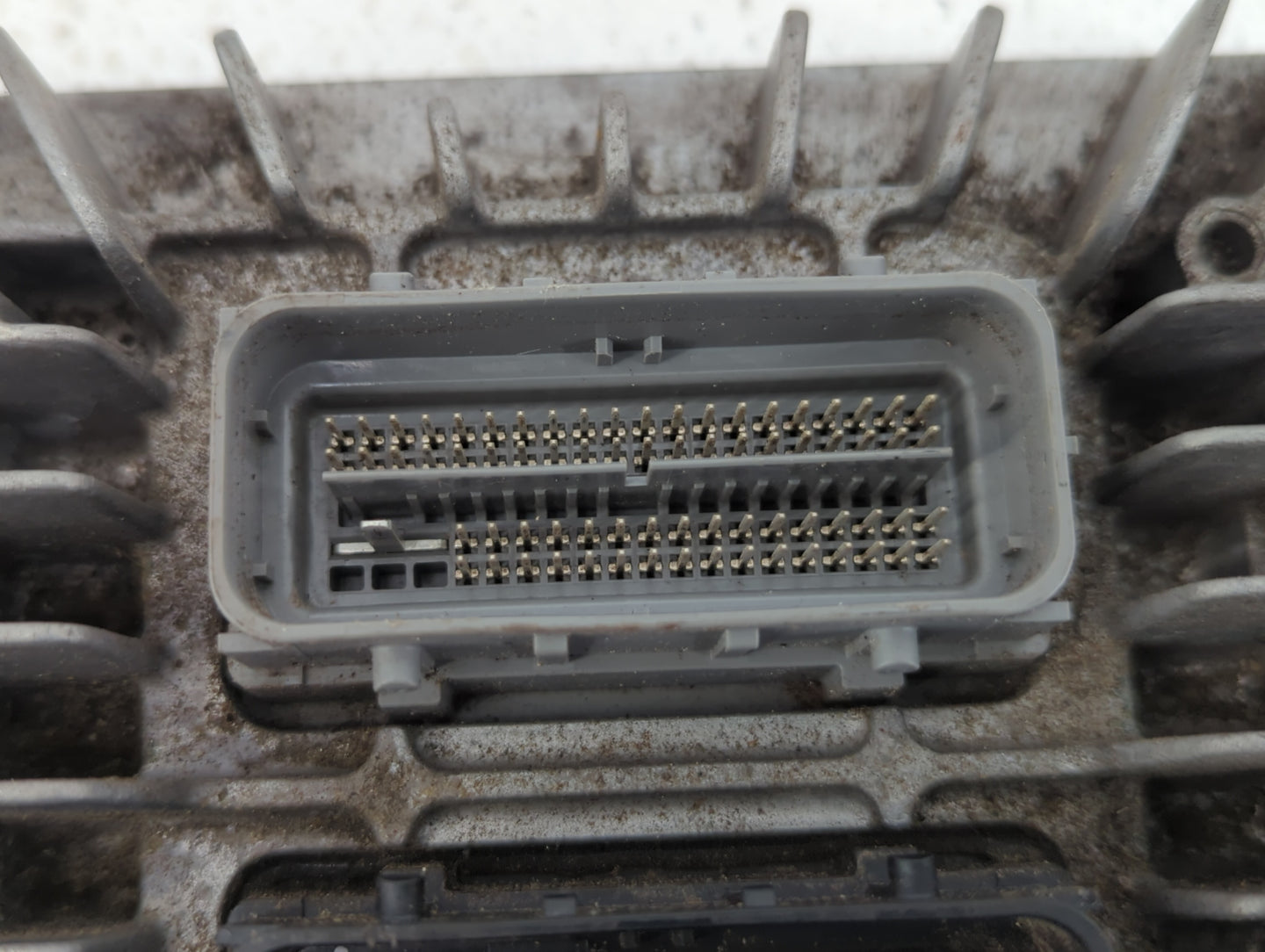 2017 Chevrolet Equinox PCM Engine Control Computer ECU ECM PCU OEM P/N:12670801 Fits Fits 2018 2019 2020 OEM Used Auto Parts
