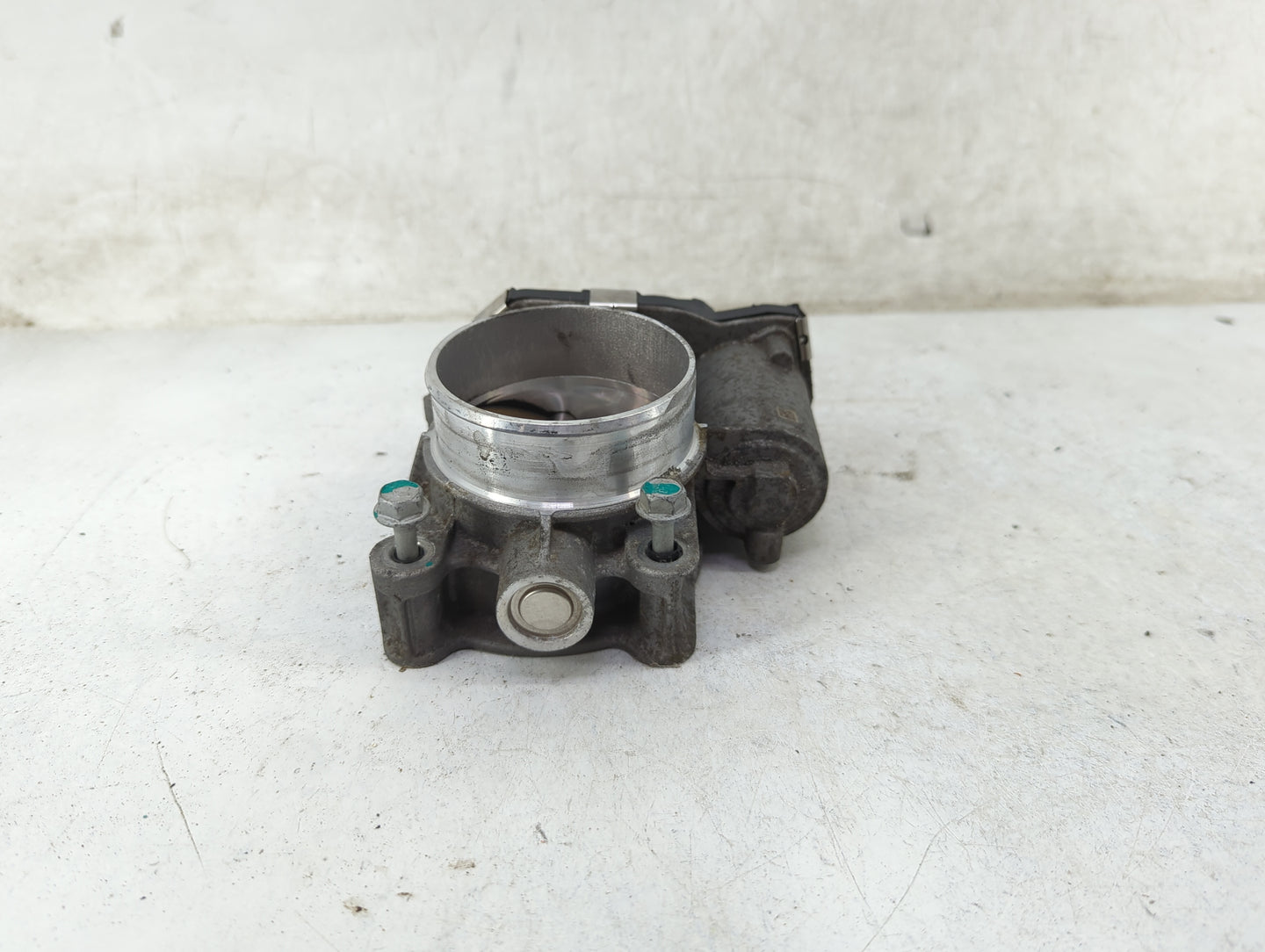 2016-2017 Chevrolet Equinox Throttle Body P/N:12670334AA Fits Fits 2016 2017 OEM Used Auto Parts - Oemusedautoparts1.com