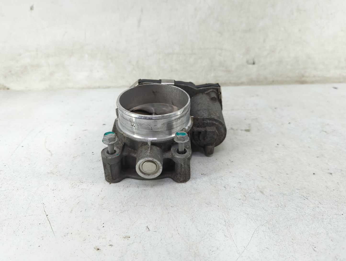 2016-2017 Chevrolet Equinox Throttle Body P/N:12670334AA Fits Fits 2016 2017 OEM Used Auto Parts - Oemusedautoparts1.com