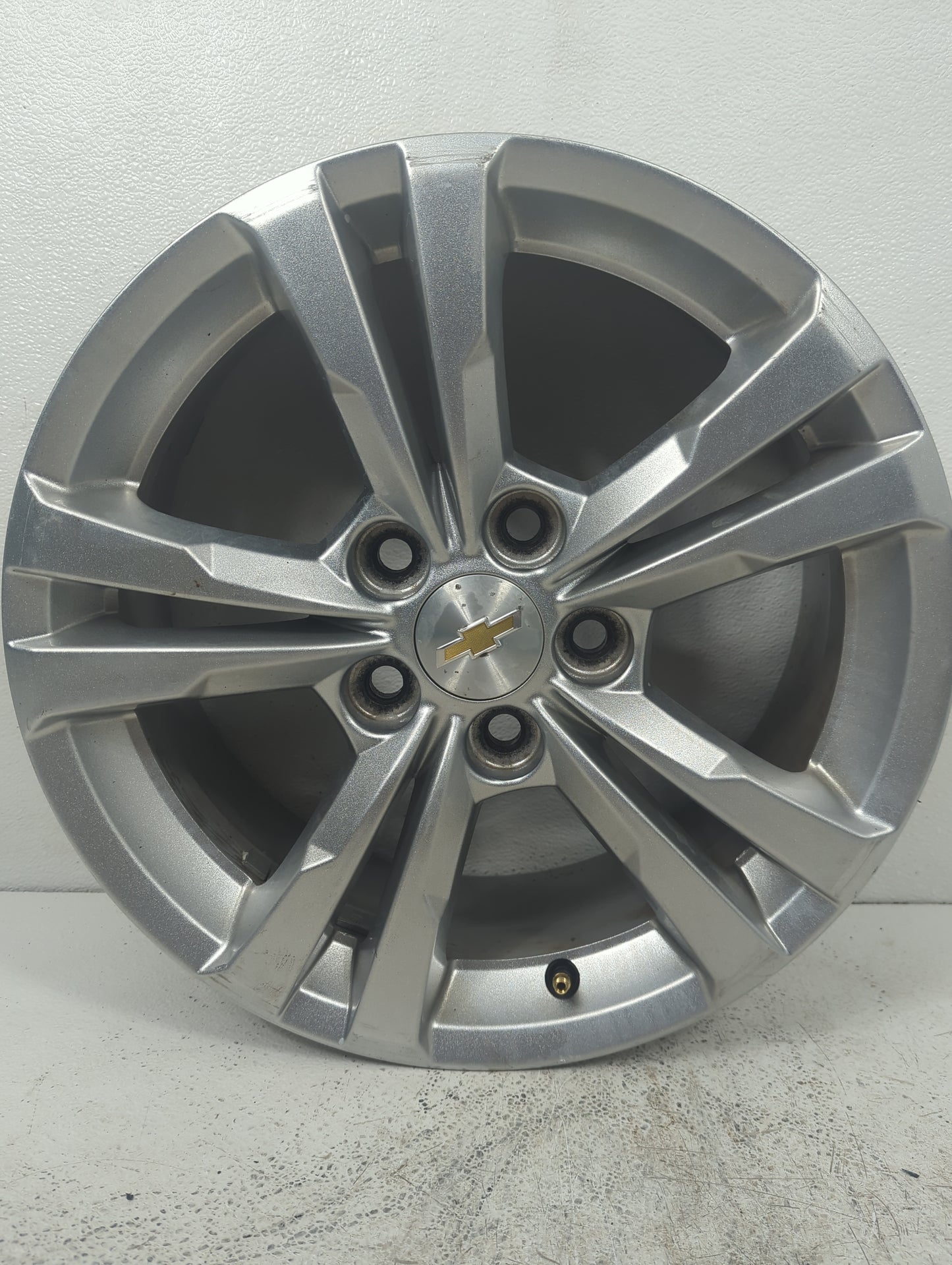 2017 Chevrolet Equinox Oem Wheel Rim 5024795 - Oemusedautoparts1.com