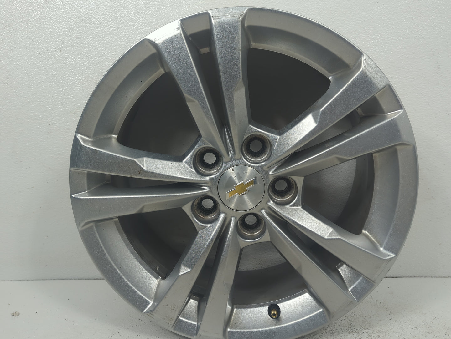 2017 Chevrolet Equinox Oem Wheel Rim 5024795 - Oemusedautoparts1.com