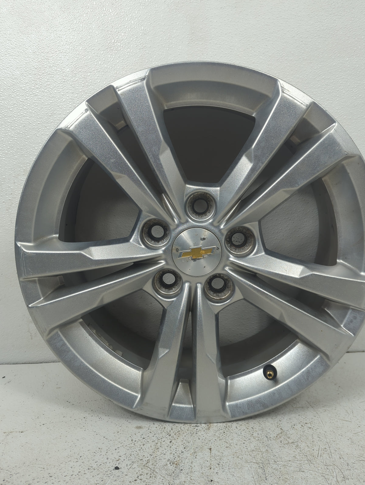 2017 Chevrolet Equinox Oem Wheel Rim 5024796 - Oemusedautoparts1.com
