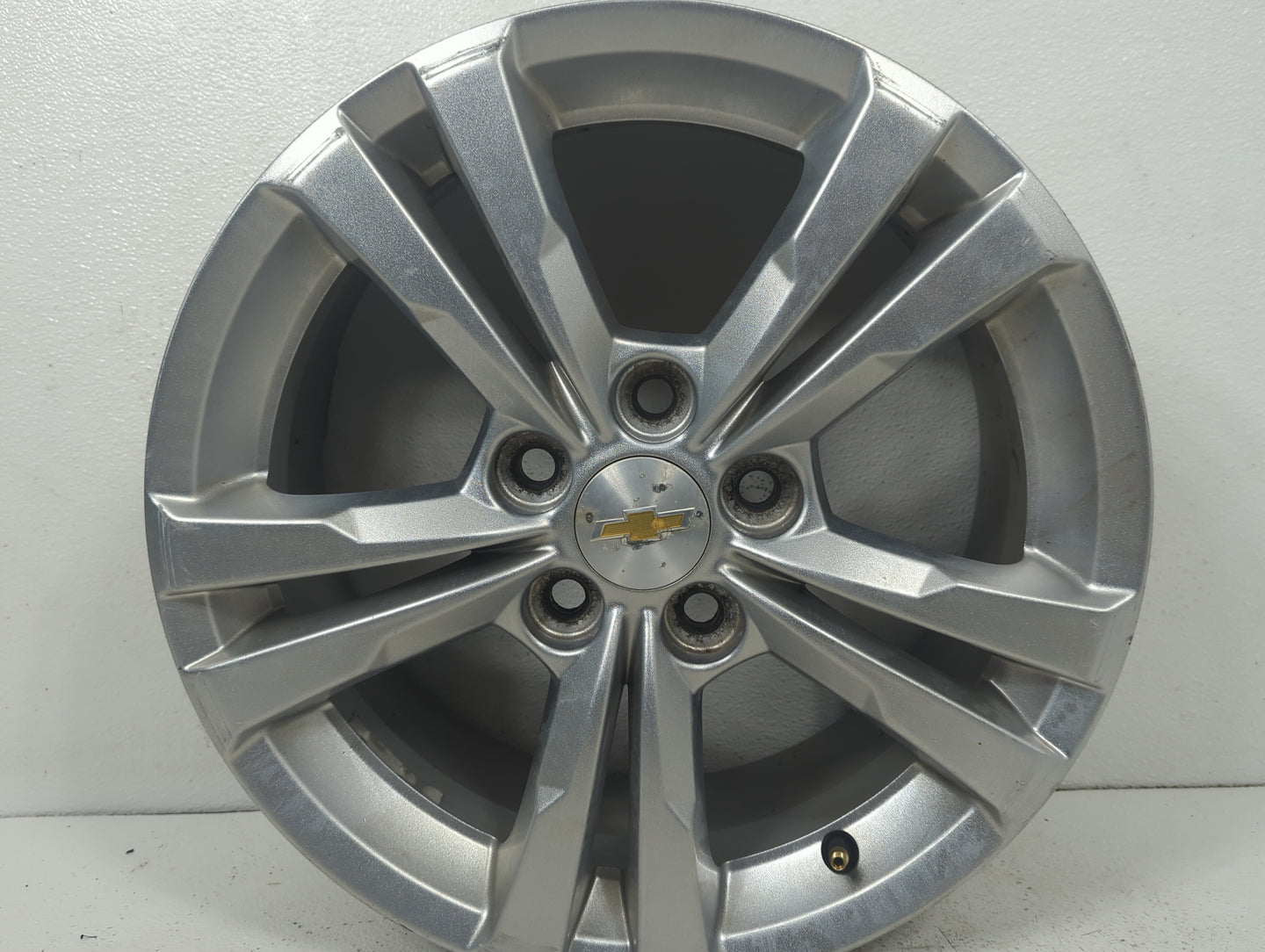 2017 Chevrolet Equinox Oem Wheel Rim 5024796 - Oemusedautoparts1.com