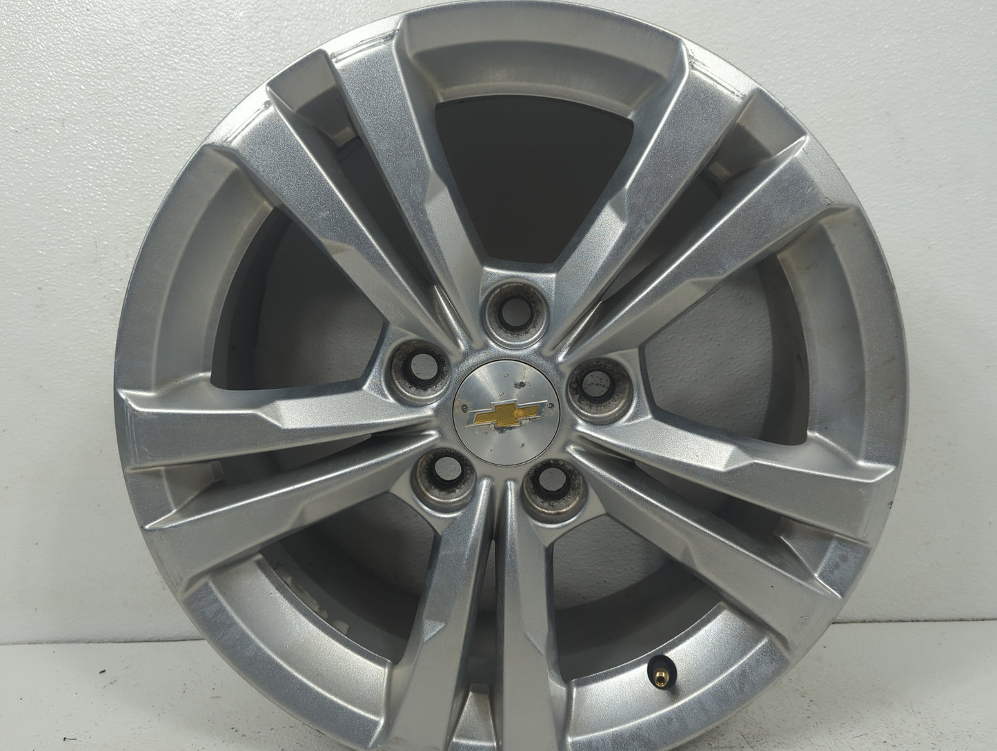 2017 Chevrolet Equinox Oem Wheel Rim 5024796 - Oemusedautoparts1.com