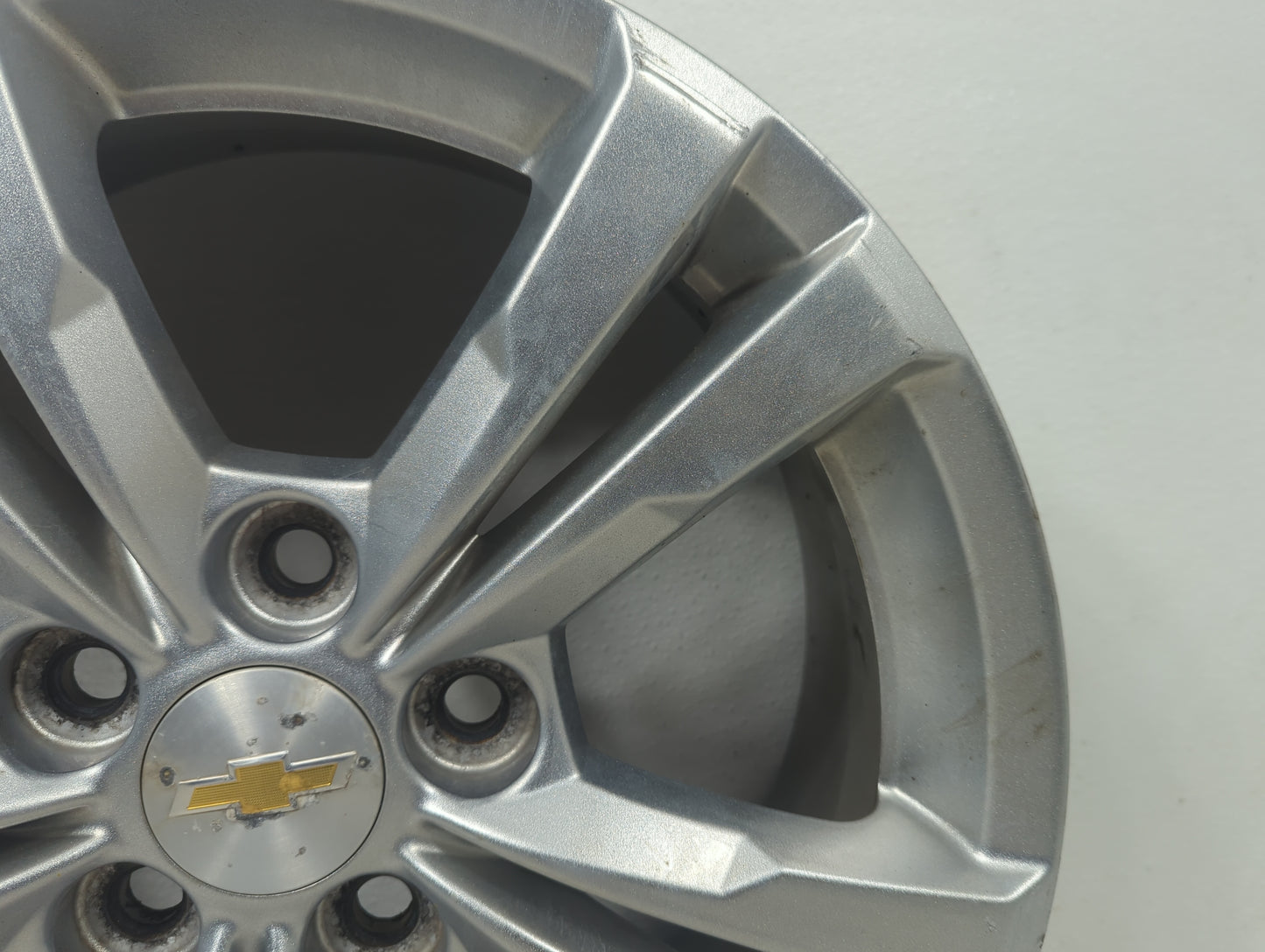 2017 Chevrolet Equinox Oem Wheel Rim 5024796 - Oemusedautoparts1.com