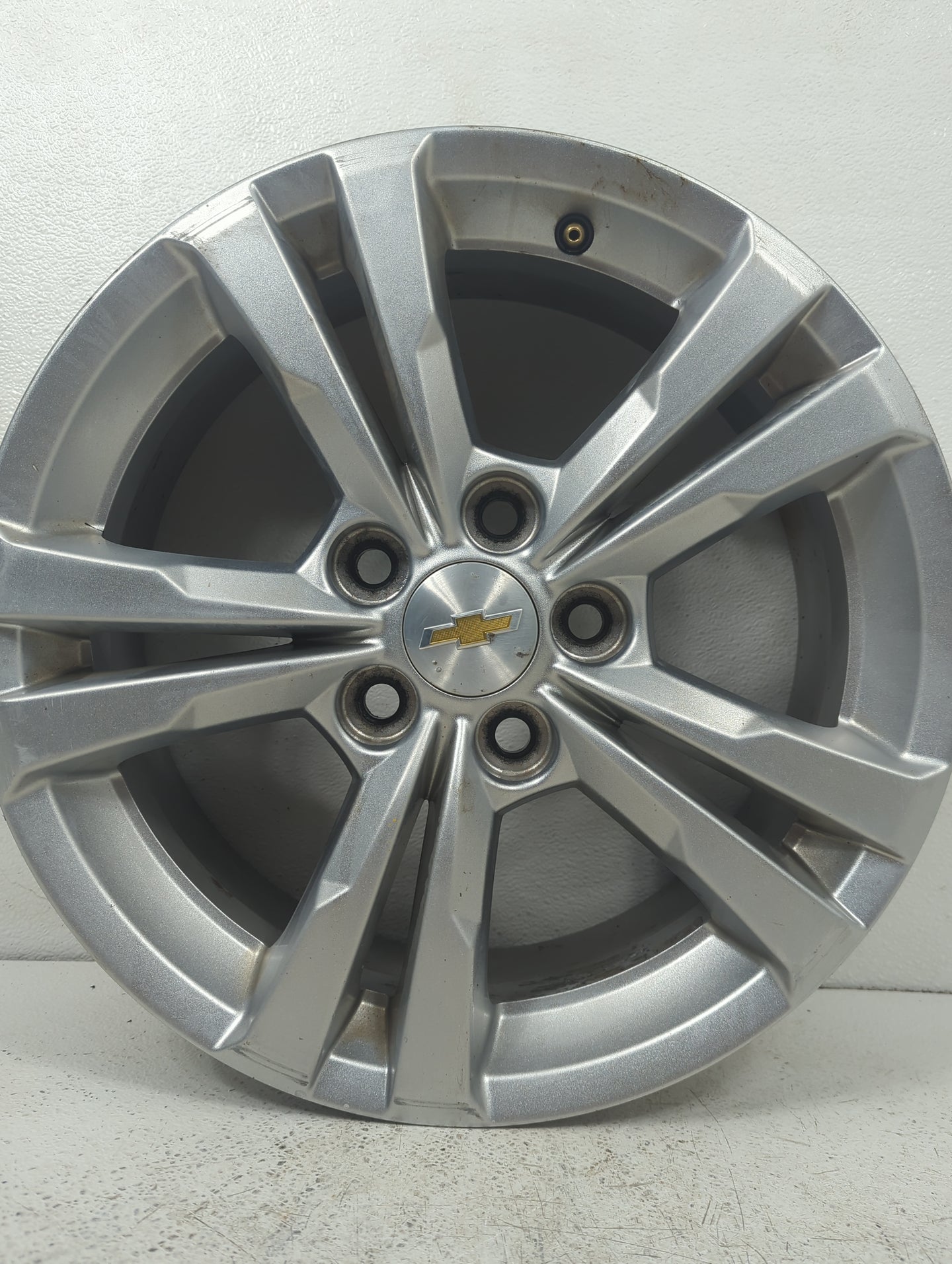 2017 Chevrolet Equinox Oem Wheel Rim 5024797 - Oemusedautoparts1.com