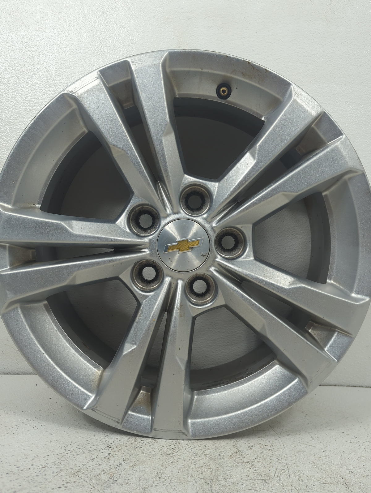 2017 Chevrolet Equinox Oem Wheel Rim 5024797 - Oemusedautoparts1.com