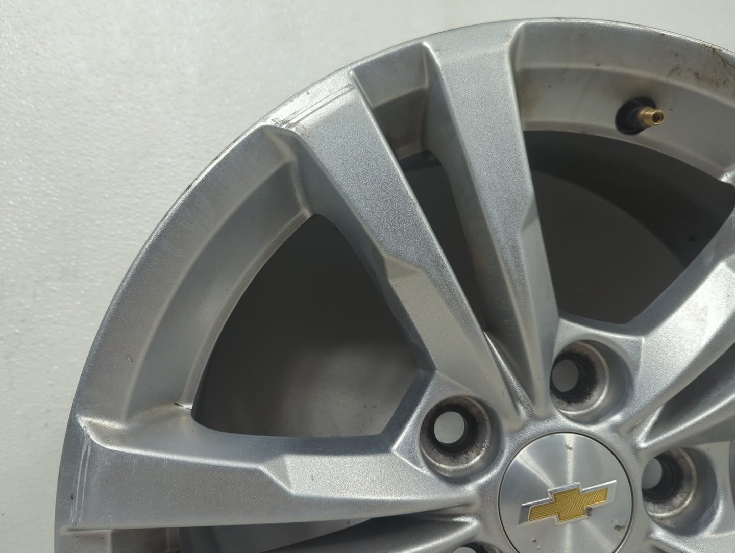 2017 Chevrolet Equinox Oem Wheel Rim 5024797 - Oemusedautoparts1.com