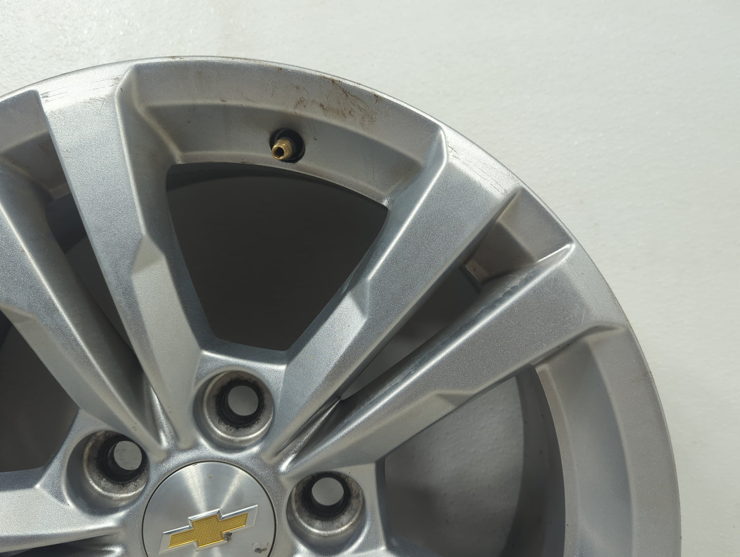 2017 Chevrolet Equinox Oem Wheel Rim 5024797 - Oemusedautoparts1.com