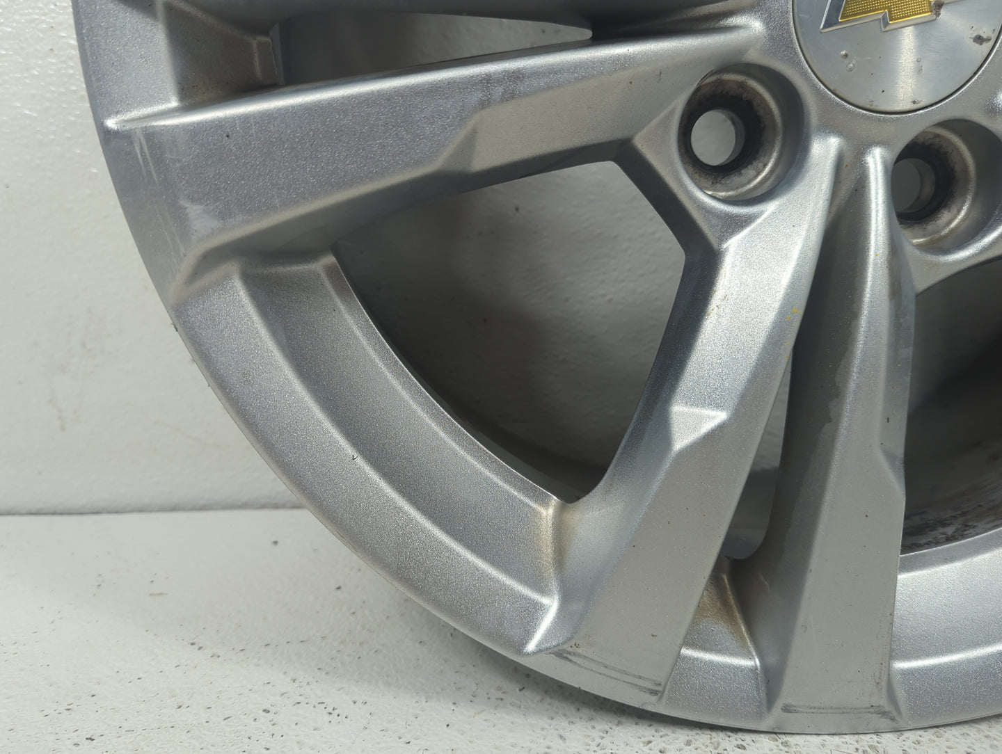 2017 Chevrolet Equinox Oem Wheel Rim 5024797 - Oemusedautoparts1.com