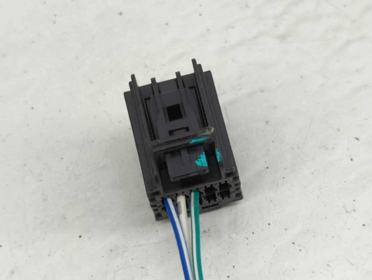 2015-2017 Chevrolet Equinox Driver Side View Mirror - Left Door Mirror OEM Used - Oemusedautoparts1.com