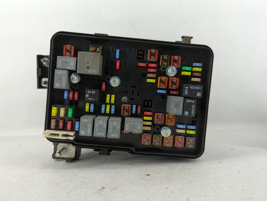 2016-2017 Chevrolet Equinox Fusebox Fuse Box Panel Relay Module P/N:84080470_01 23325532_01 Fits Fits 2016 2017 OEM Used Auto Parts