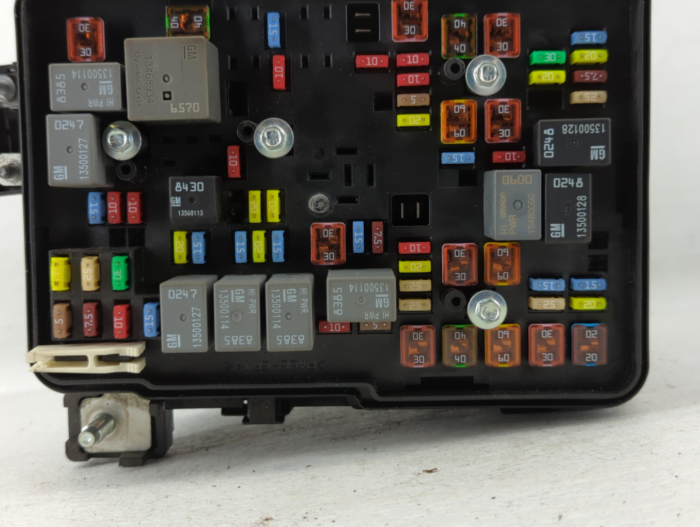 2016-2017 Chevrolet Equinox Fusebox Fuse Box Panel Relay Module P/N:84080470_01 23325532_01 Fits Fits 2016 2017 OEM Used Aut