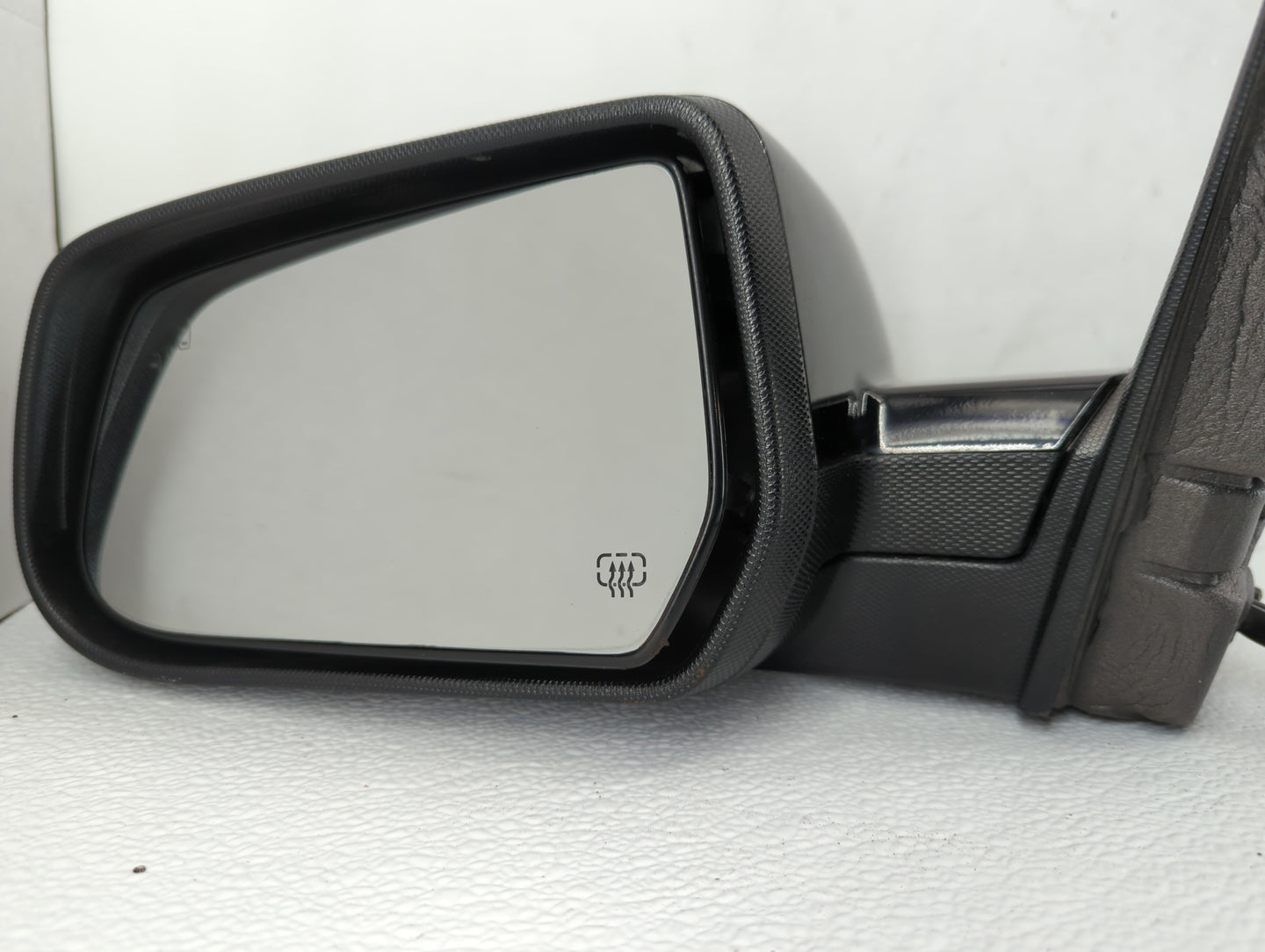 2016-2017 Chevrolet Equinox Driver Side View Mirror - Left Door Mirror OEM Used - Oemusedautoparts1.com