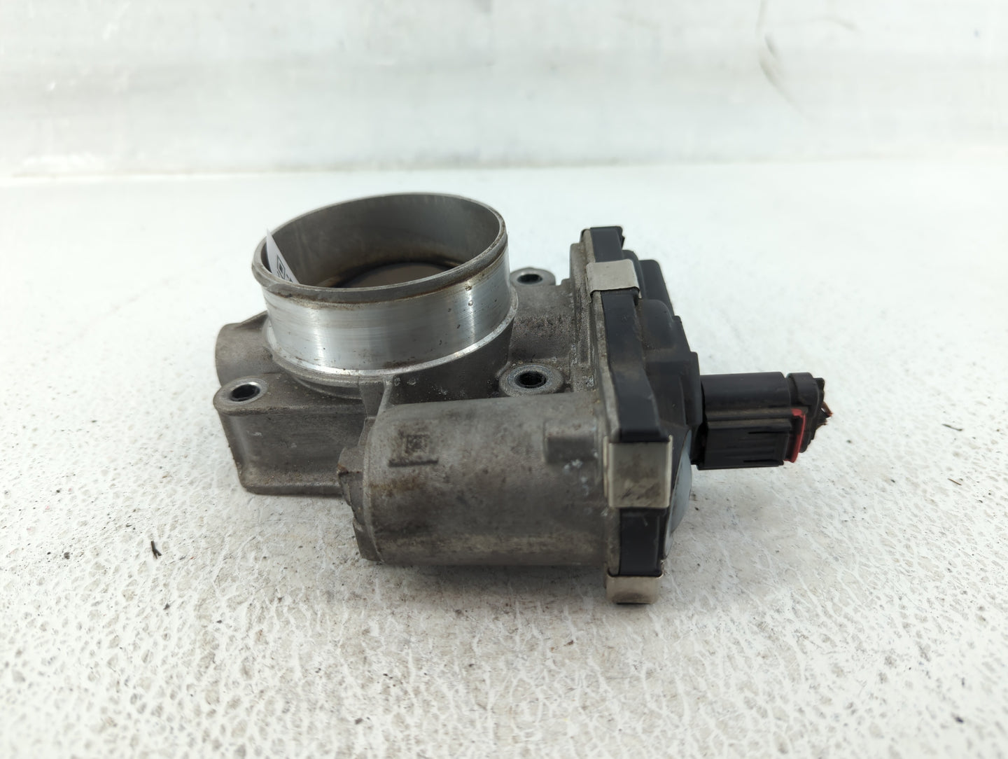 2016-2017 Chevrolet Equinox Throttle Body P/N:12670834AA Fits Fits 2016 2017 OEM Used Auto Parts - Oemusedautoparts1.com