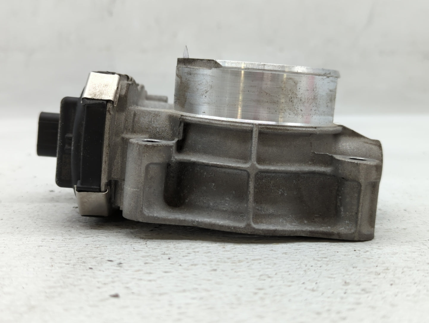 2016-2017 Chevrolet Equinox Throttle Body P/N:12670834AA Fits Fits 2016 2017 OEM Used Auto Parts - Oemusedautoparts1.com