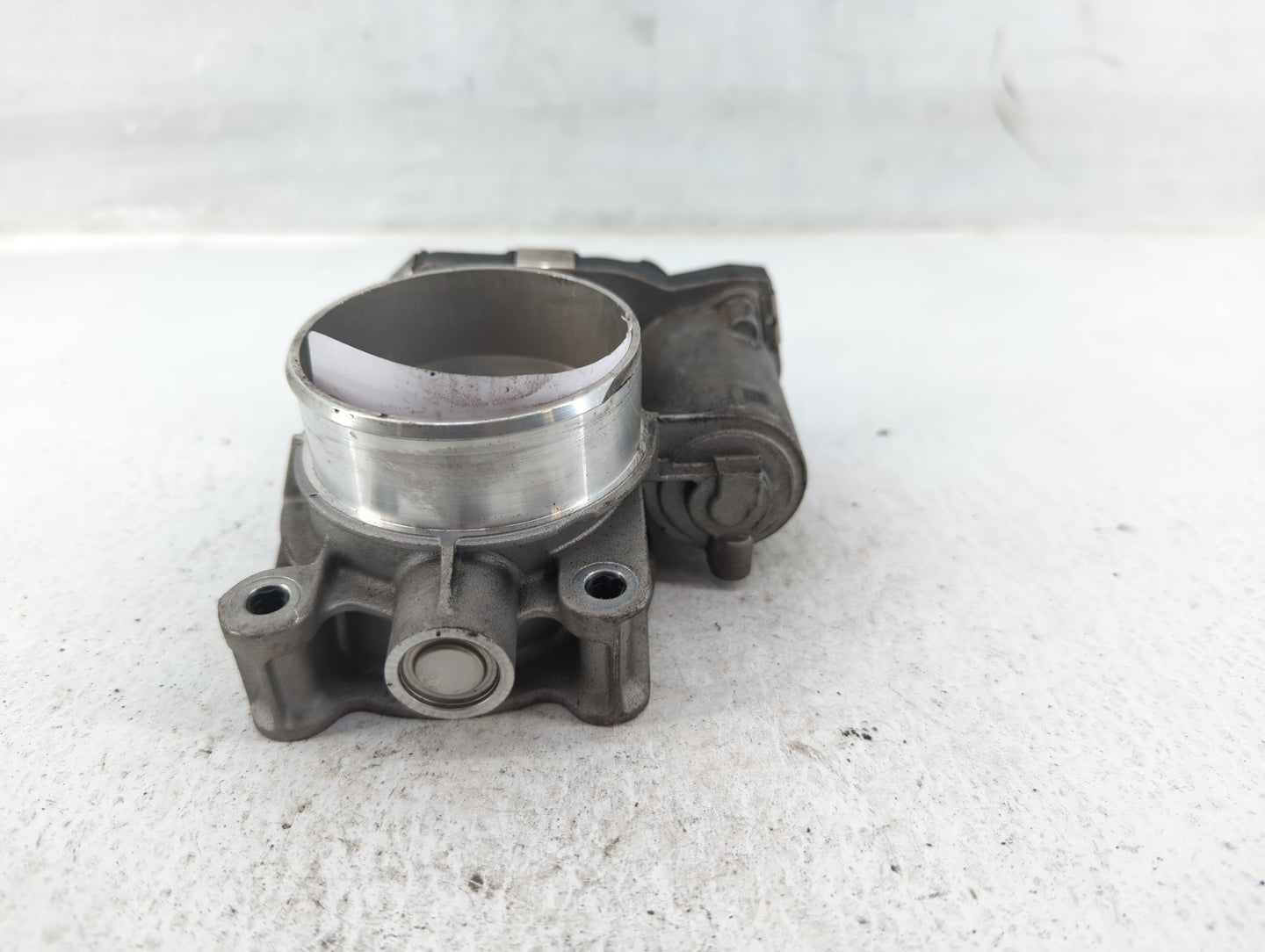 2016-2017 Chevrolet Equinox Throttle Body P/N:12670834AA Fits Fits 2016 2017 OEM Used Auto Parts - Oemusedautoparts1.com