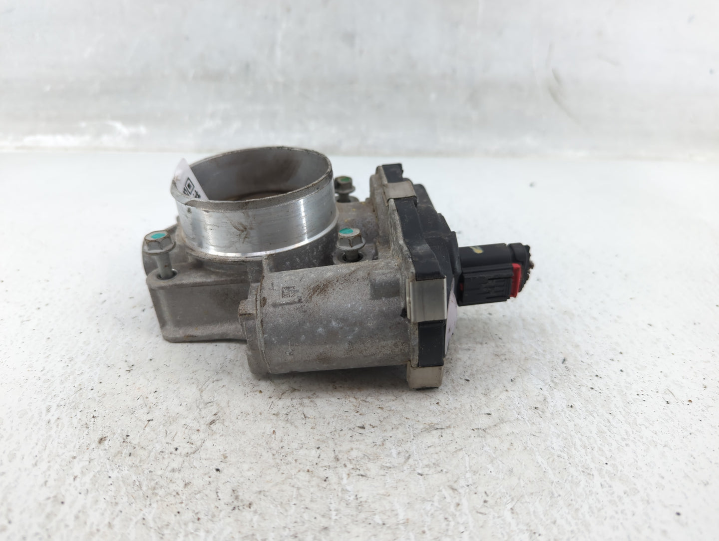 2016-2017 Chevrolet Equinox Throttle Body P/N:12670834AA Fits Fits 2016 2017 OEM Used Auto Parts - Oemusedautoparts1.com