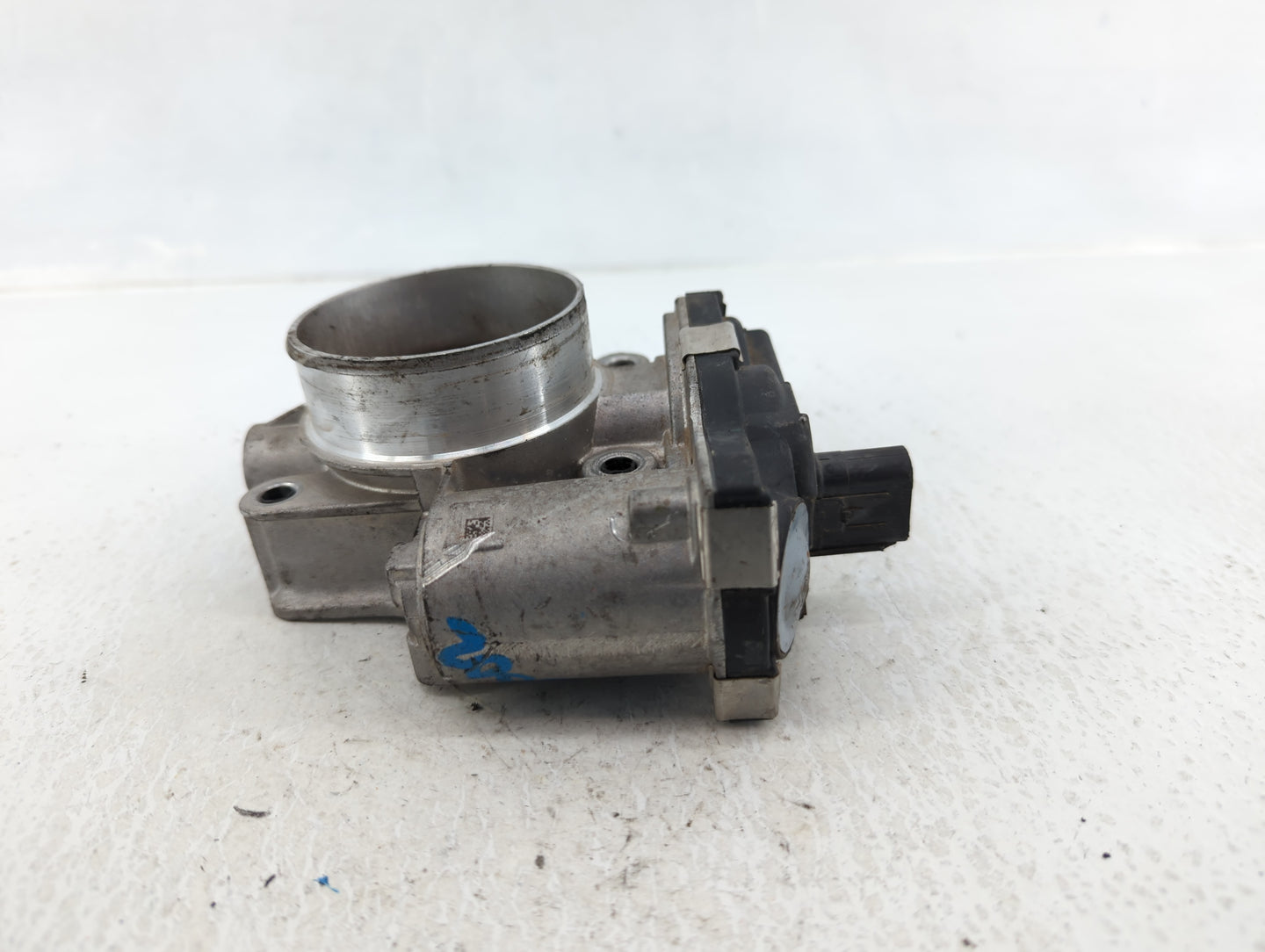 2016-2017 Chevrolet Equinox Throttle Body P/N:12670834AA Fits Fits 2016 2017 OEM Used Auto Parts - Oemusedautoparts1.com