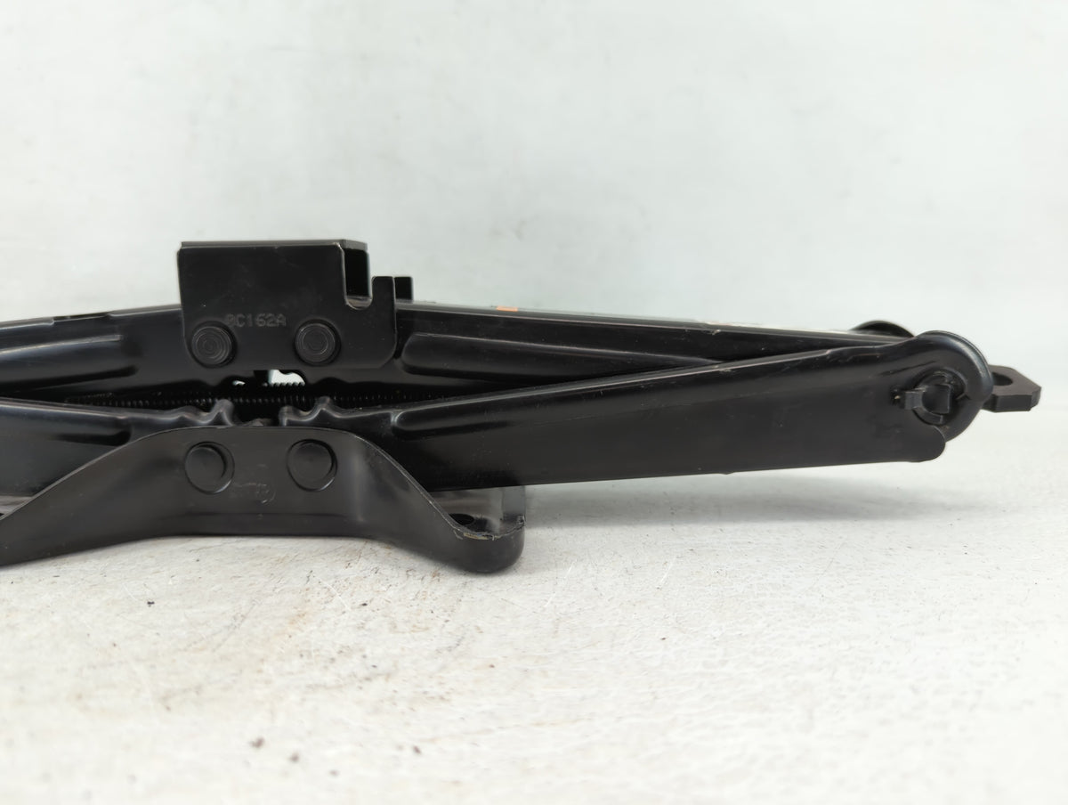 2017 Chevrolet Equinox Spare Scissor Car Jack 595891 - Oemusedautoparts1.com