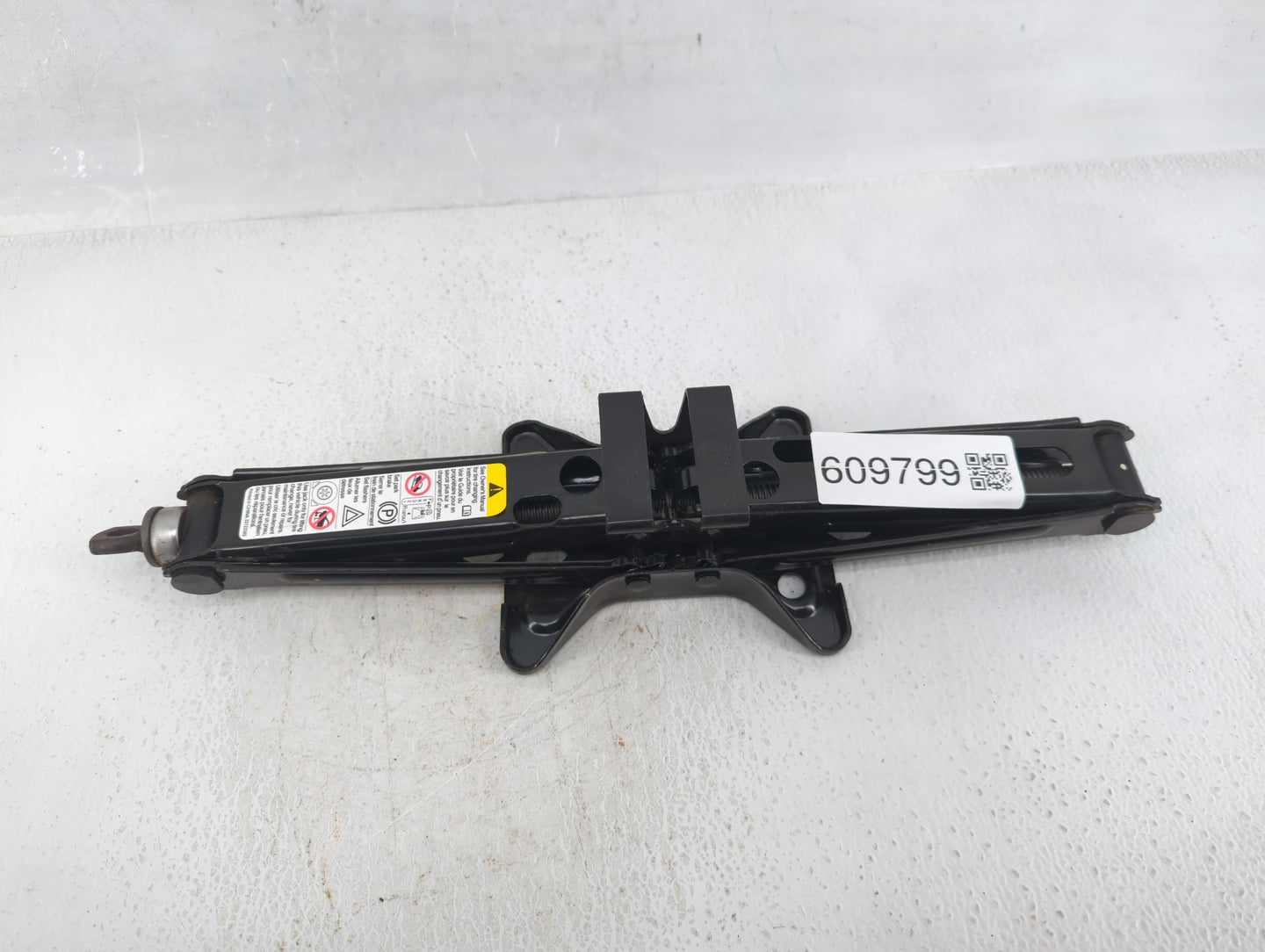 2017 Chevrolet Equinox Spare Scissor Car Jack - Oemusedautoparts1.com
