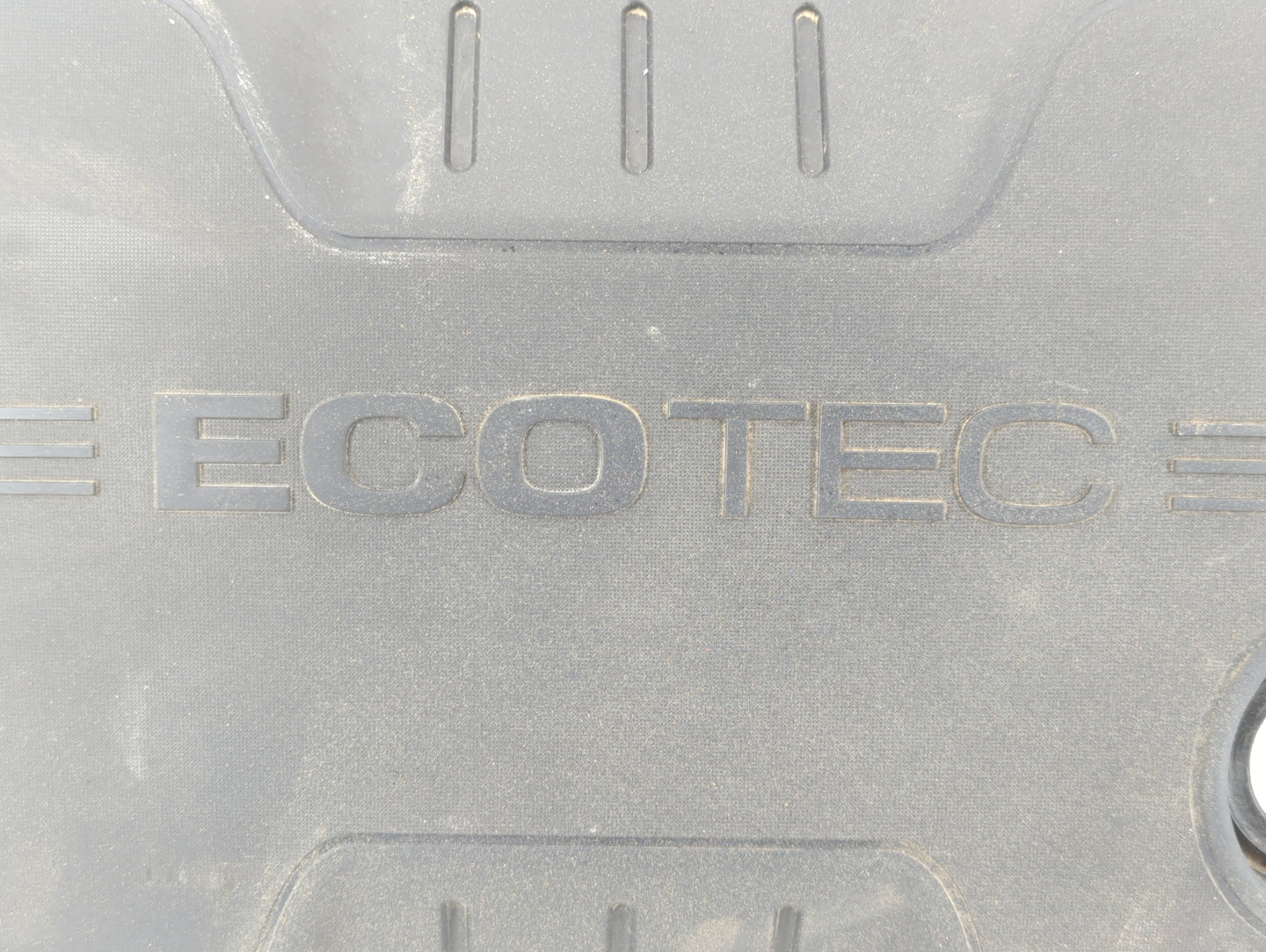2017 Chevrolet Equinox Engine Cover - Oemusedautoparts1.com