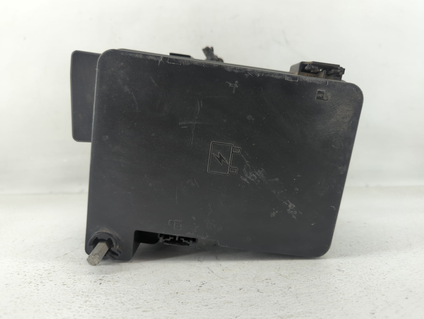 2016-2017 Chevrolet Equinox Fusebox Fuse Box Panel Relay Module P/N:84080470_01 Fits Fits 2016 2017 OEM Used Auto Parts - Oe