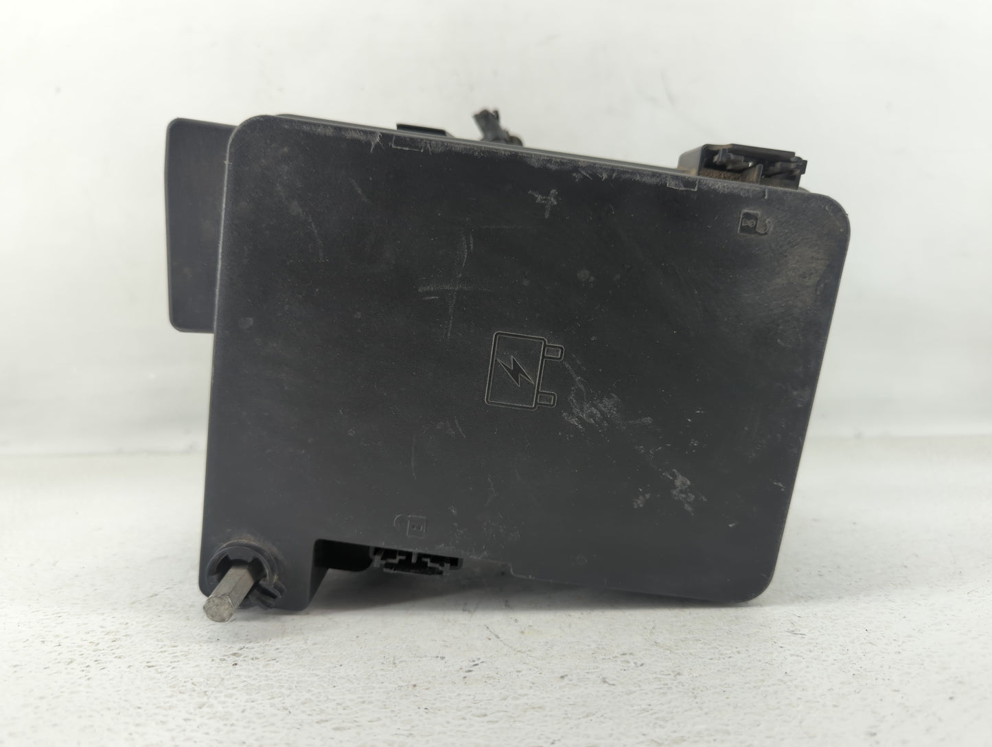2016-2017 Chevrolet Equinox Fusebox Fuse Box Panel Relay Module P/N:84080470_01 Fits Fits 2016 2017 OEM Used Auto Parts - Oe