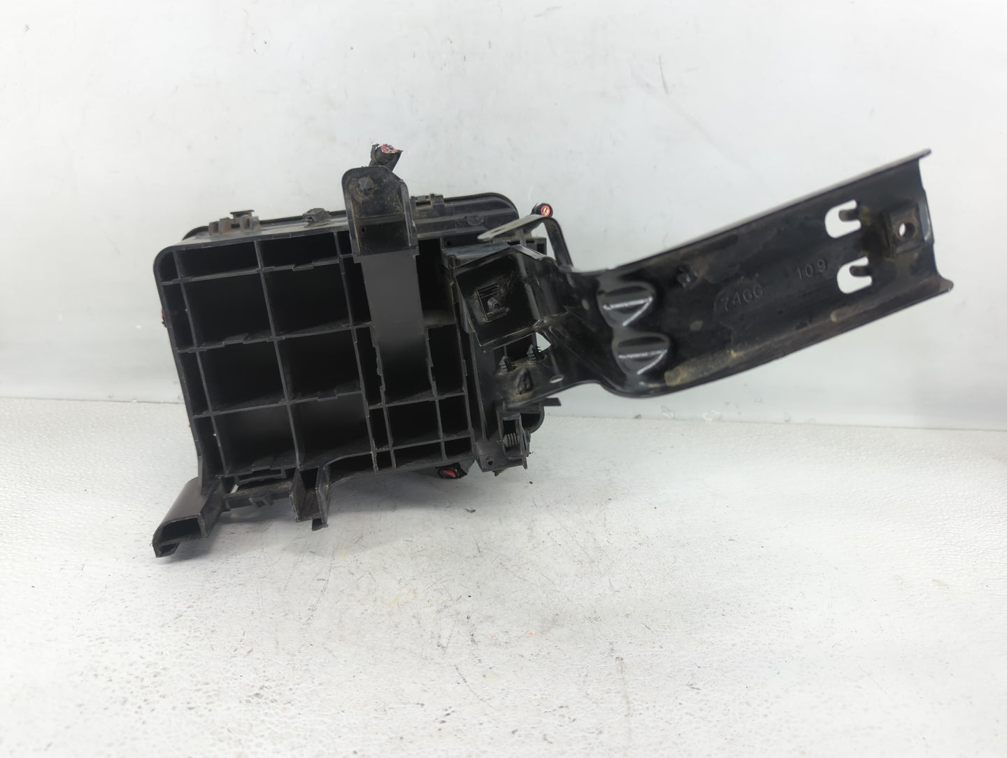 2016-2017 Chevrolet Equinox Fusebox Fuse Box Panel Relay Module P/N:84080470_01 Fits Fits 2016 2017 OEM Used Auto Parts - Oe
