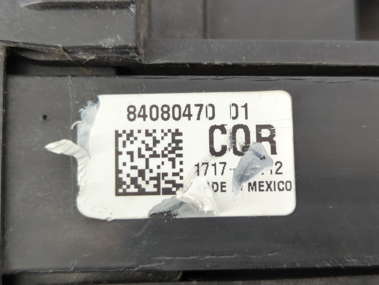 2016-2017 Chevrolet Equinox Fusebox Fuse Box Panel Relay Module P/N:84080470_01 Fits Fits 2016 2017 OEM Used Auto Parts - Oe