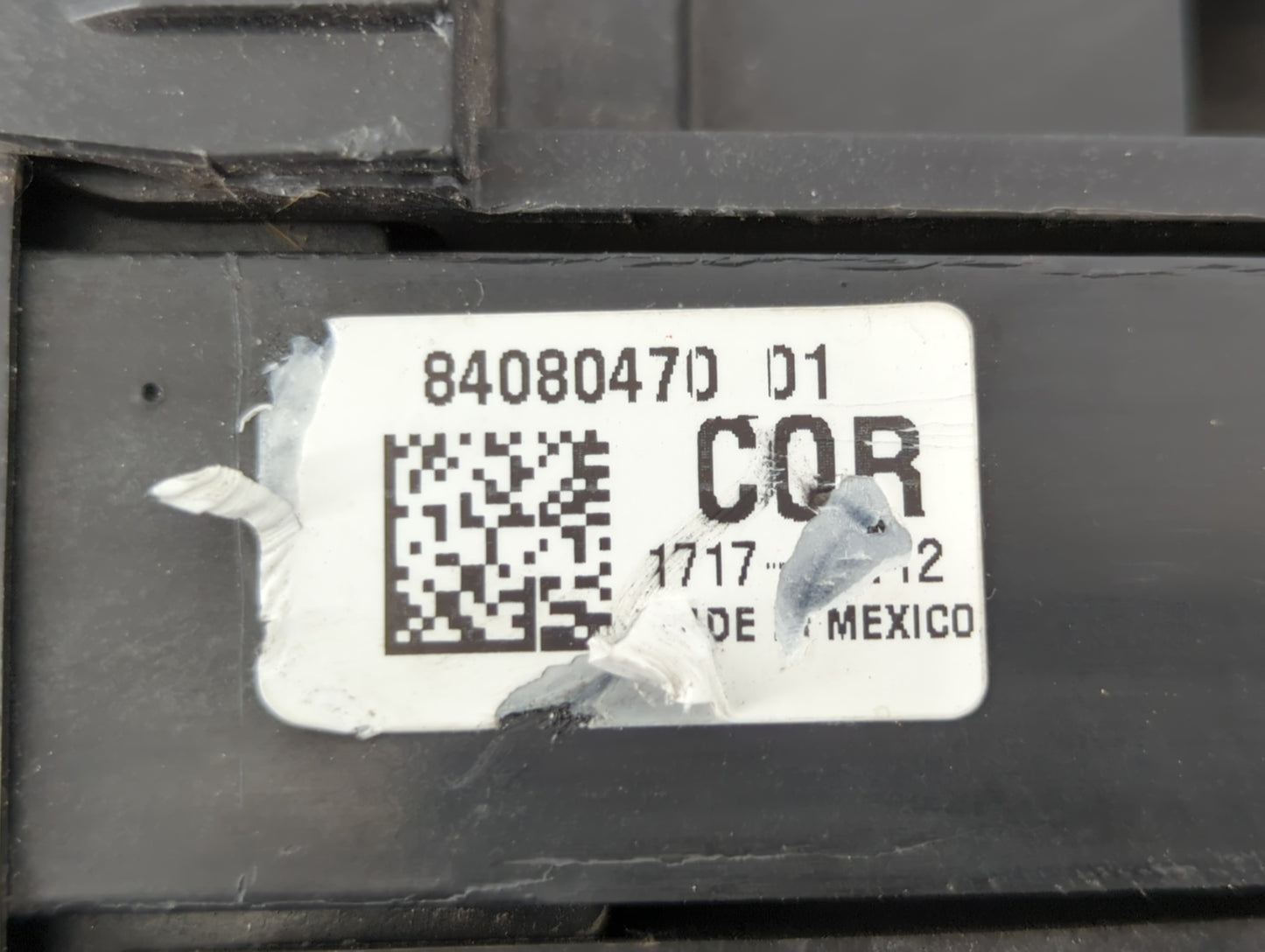 2016-2017 Chevrolet Equinox Fusebox Fuse Box Panel Relay Module P/N:84080470_01 Fits Fits 2016 2017 OEM Used Auto Parts - Oe