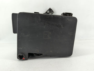 2016-2017 Chevrolet Equinox Fusebox Fuse Box Panel Relay Module P/N:84080470_01 Fits Fits 2016 2017 OEM Used Auto Parts - Oe