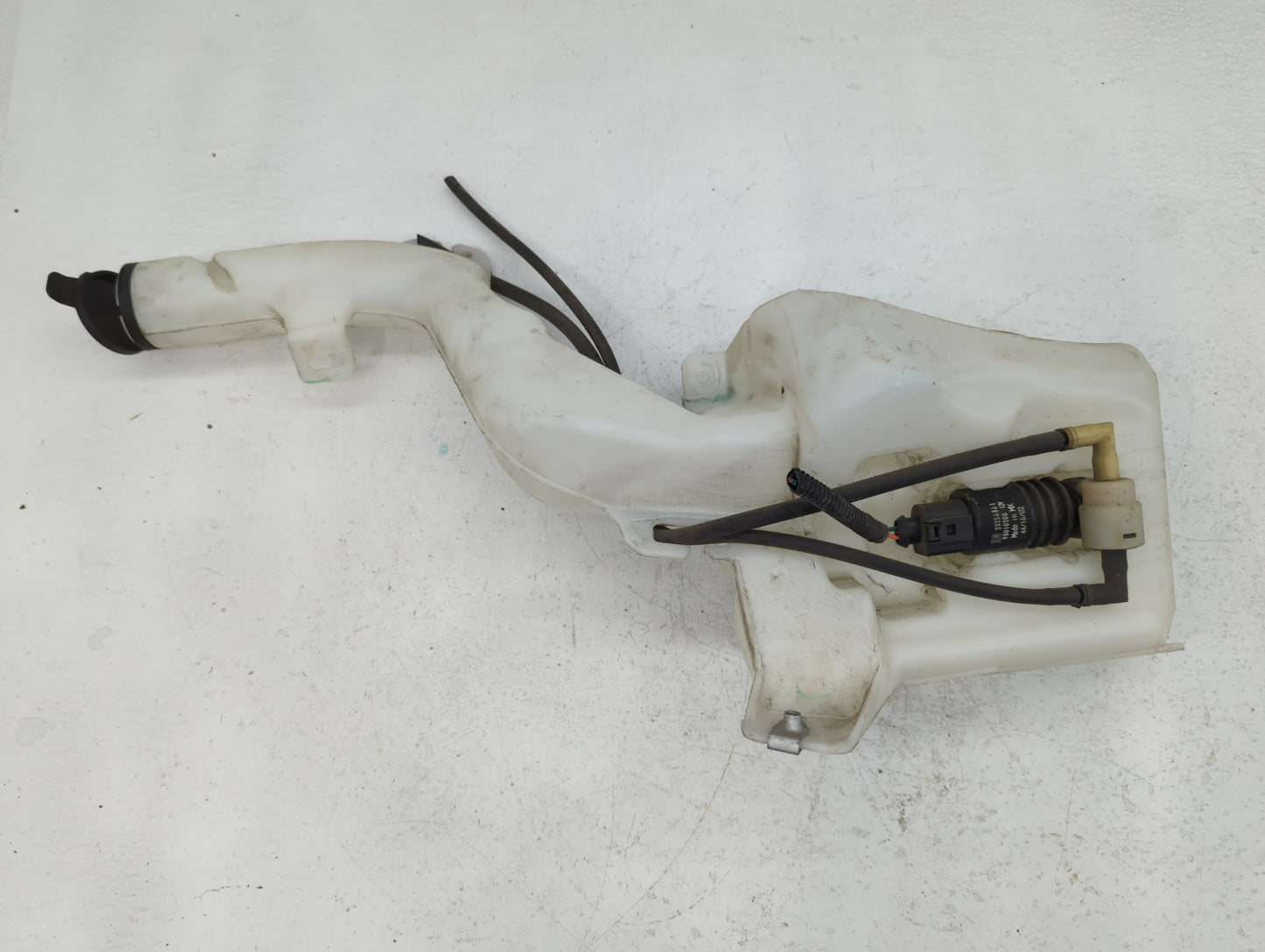 2017-2017 Chevrolet Equinox Windshield Washer Fluid Reservoir Bottle Oem - Oemusedautoparts1.com