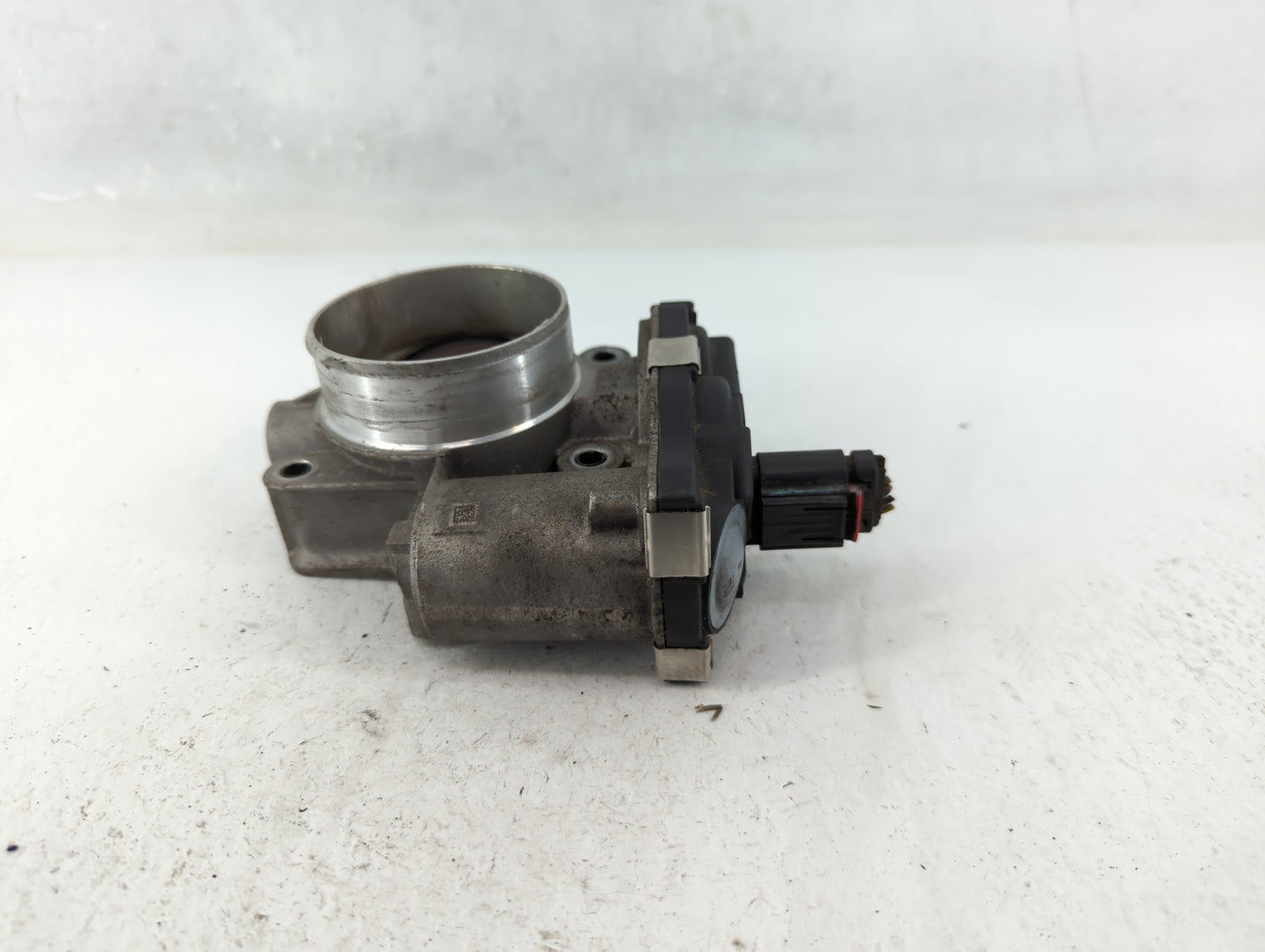 2016-2017 Chevrolet Equinox Throttle Body P/N:12670834AA Fits Fits 2016 2017 OEM Used Auto Parts - Oemusedautoparts1.com