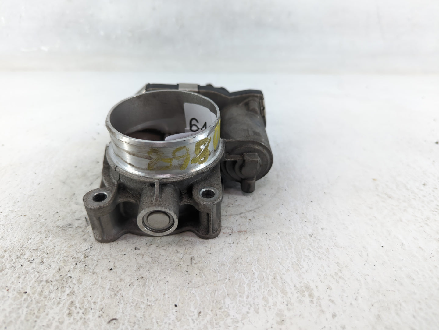 2016-2017 Chevrolet Equinox Throttle Body P/N:12669146AA Fits Fits 2016 2017 OEM Used Auto Parts - Oemusedautoparts1.com