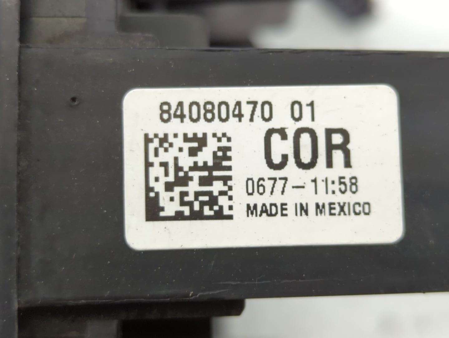 2016-2017 Chevrolet Equinox Fusebox Fuse Box Panel Relay Module P/N:84080470_01 Fits Fits 2016 2017 OEM Used Auto Parts - Oe