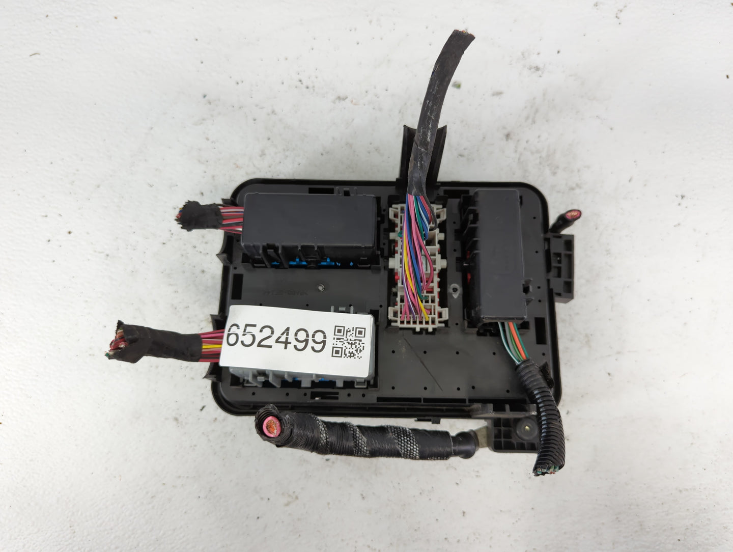 2016-2017 Chevrolet Equinox Fusebox Fuse Box Panel Relay Module P/N:84080470_01 Fits Fits 2016 2017 OEM Used Auto Parts - Oe